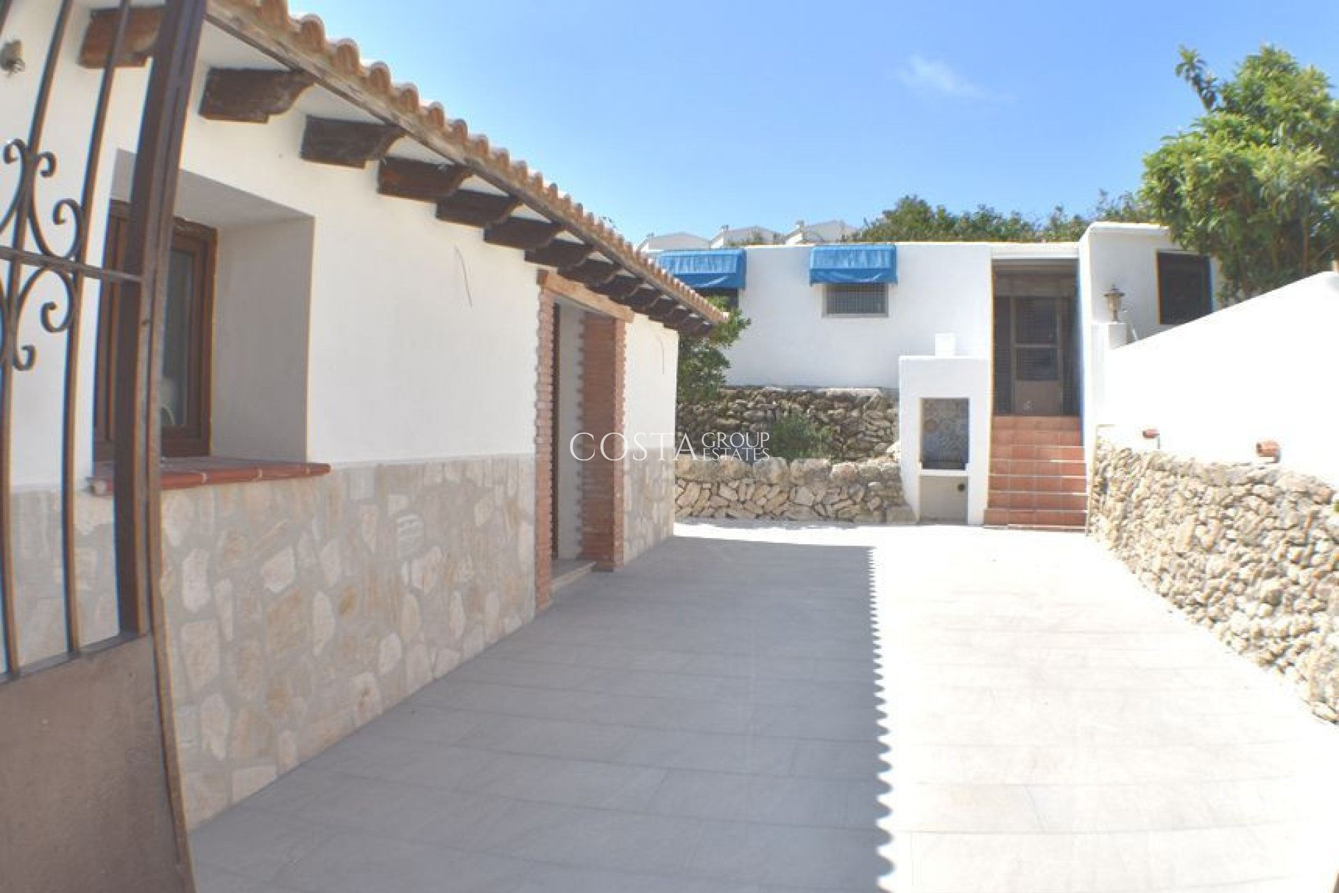 Odsprzedaż - Willa -
Teulada - Moraira