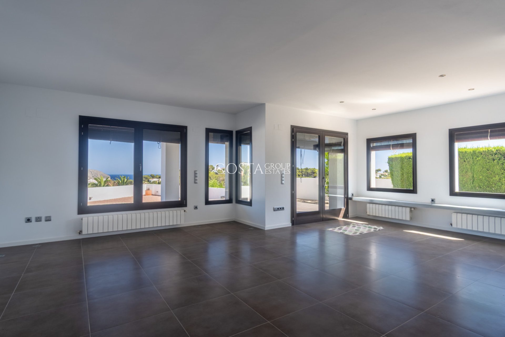 Odsprzedaż - Willa -
Teulada - Moraira