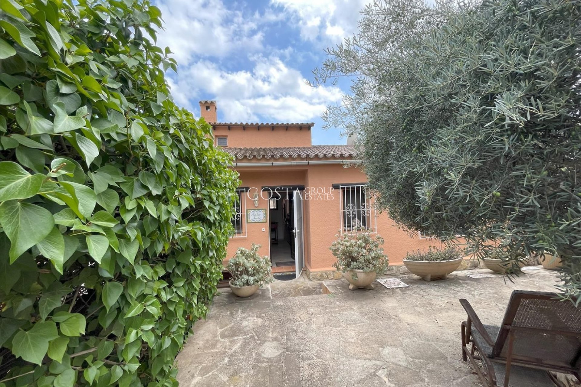 Odsprzedaż - Willa -
Teulada - Moraira