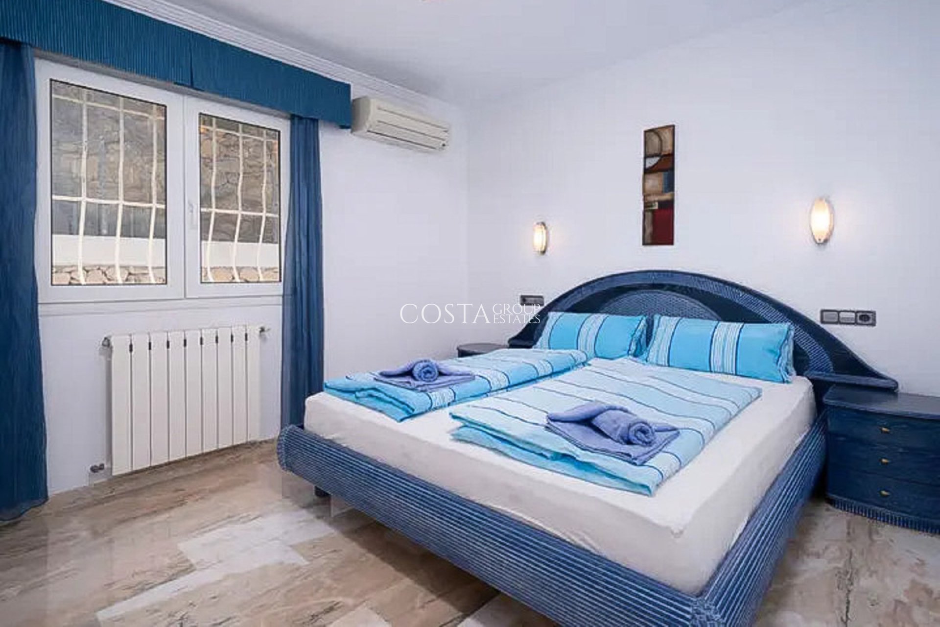 Odsprzedaż - Willa -
Teulada - Moraira