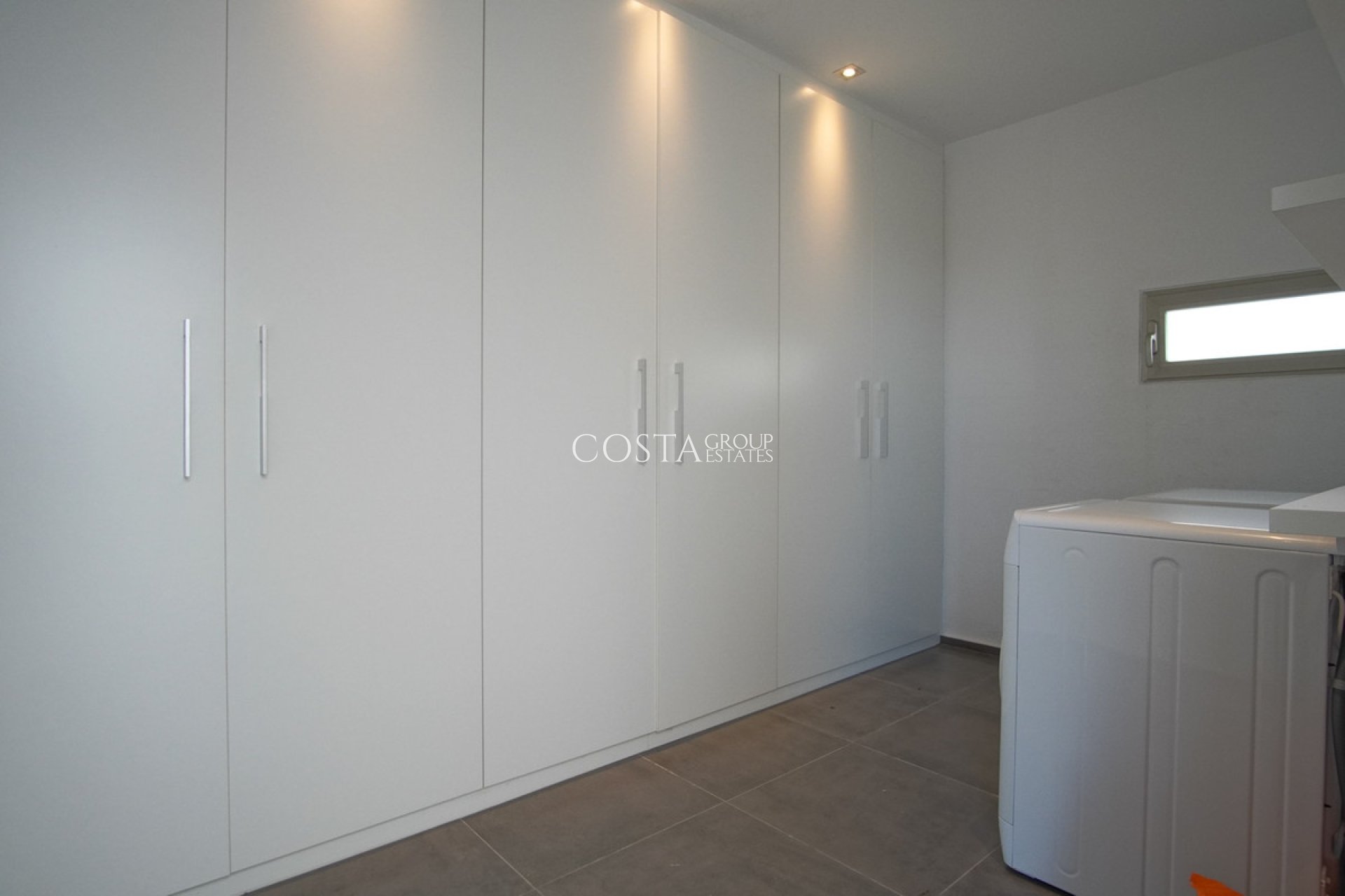 Odsprzedaż - Willa -
Teulada - Moraira