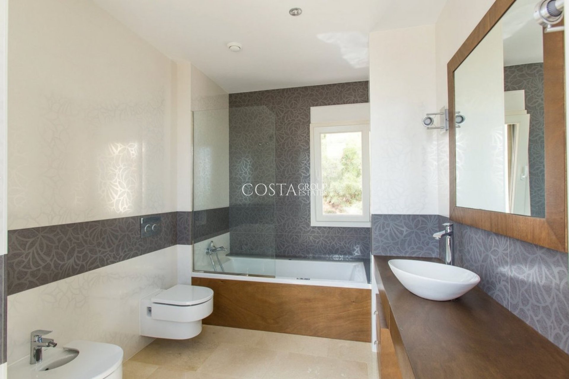 Odsprzedaż - Willa -
Teulada - Moraira