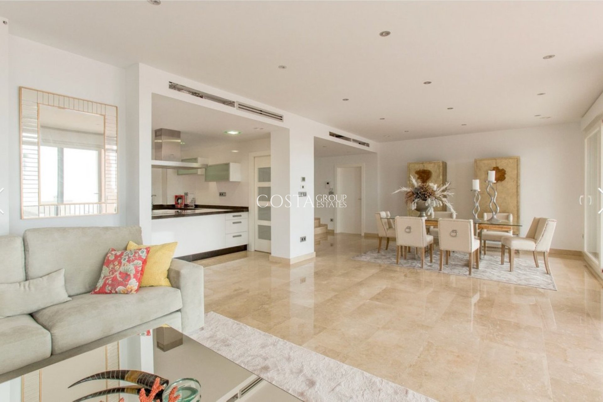 Odsprzedaż - Willa -
Teulada - Moraira