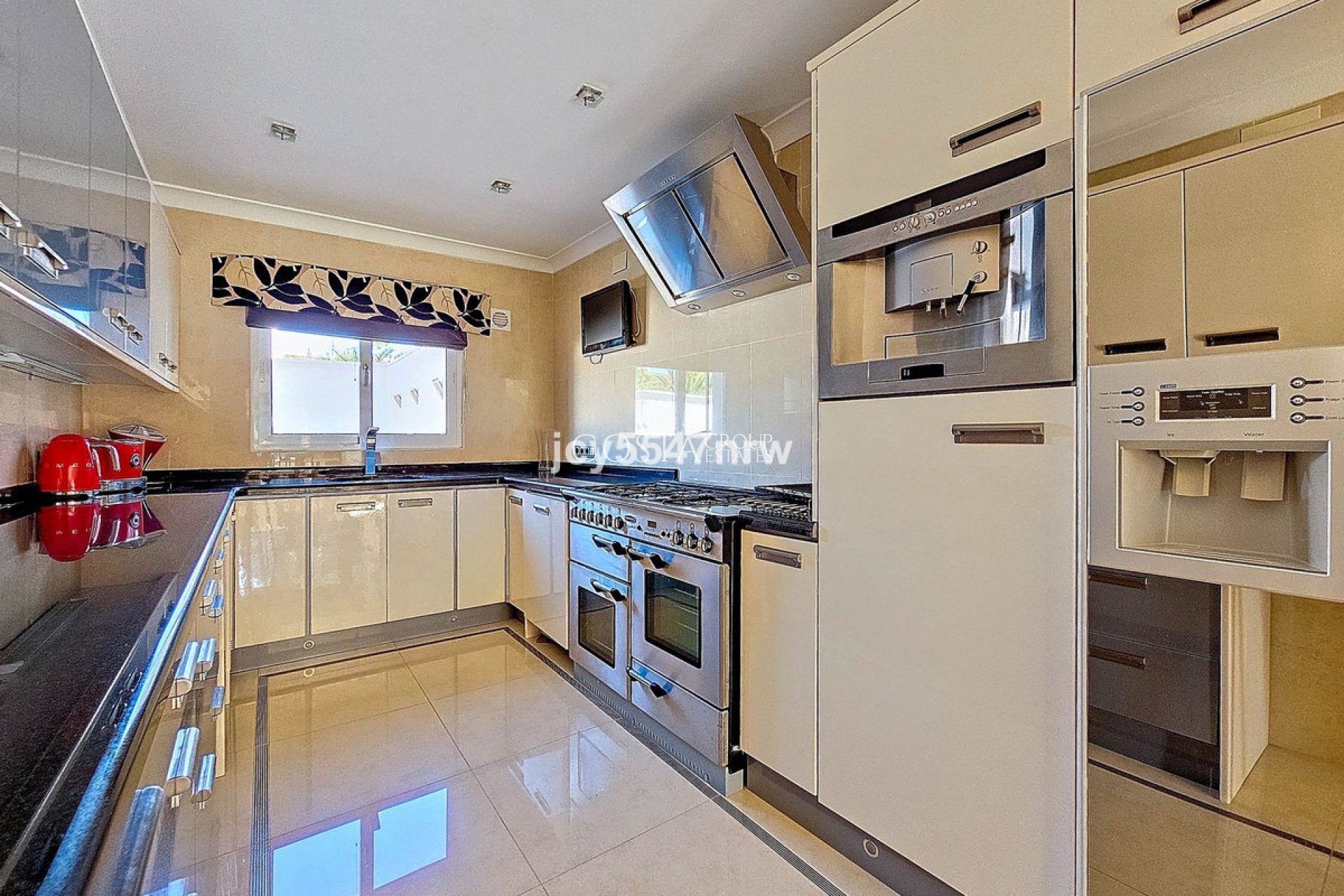 Odsprzedaż - Willa -
Teulada - Moraira