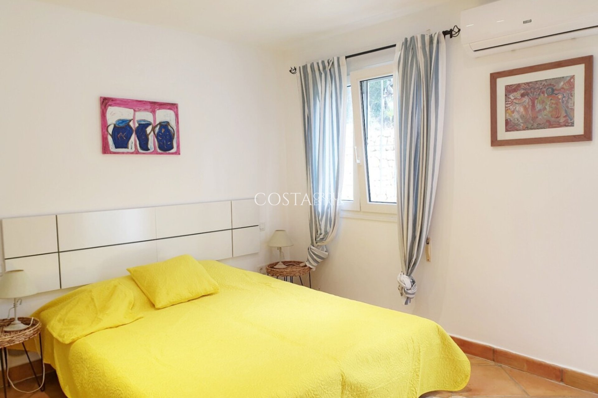 Odsprzedaż - Willa -
Teulada - Moraira