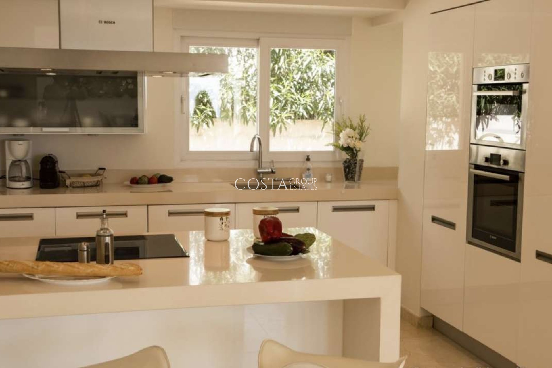 Odsprzedaż - Willa -
Teulada - Moraira