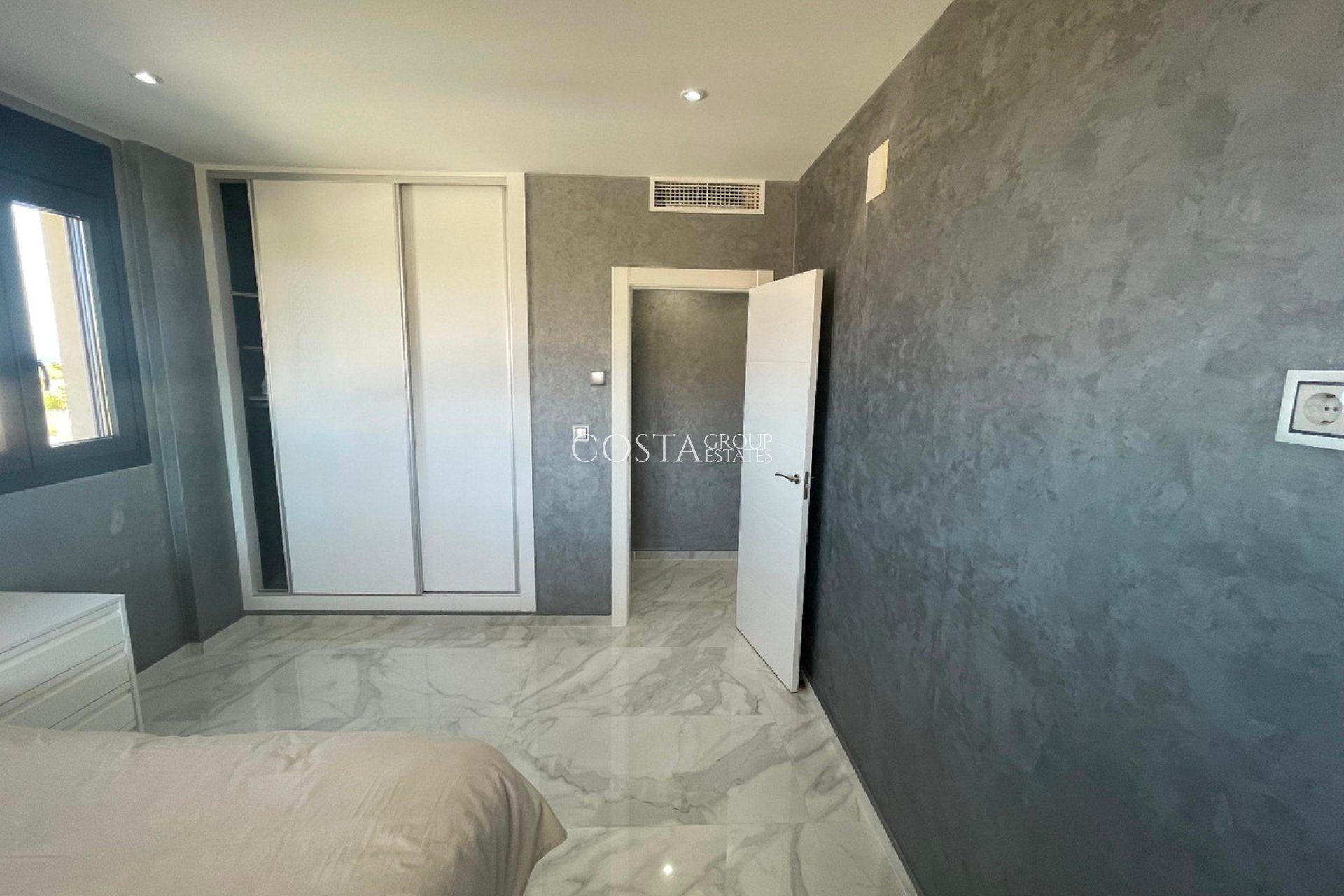 Odsprzedaż - Willa -
Torrevieja - La Mata