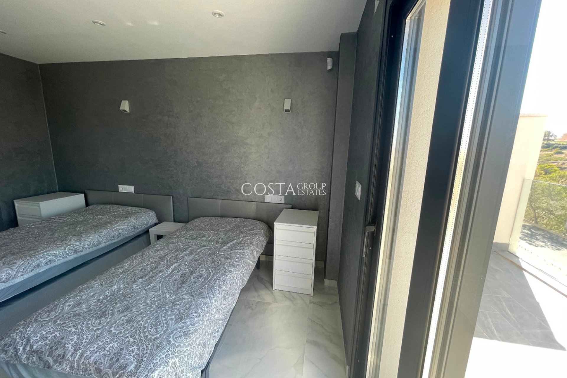 Odsprzedaż - Willa -
Torrevieja - La Mata