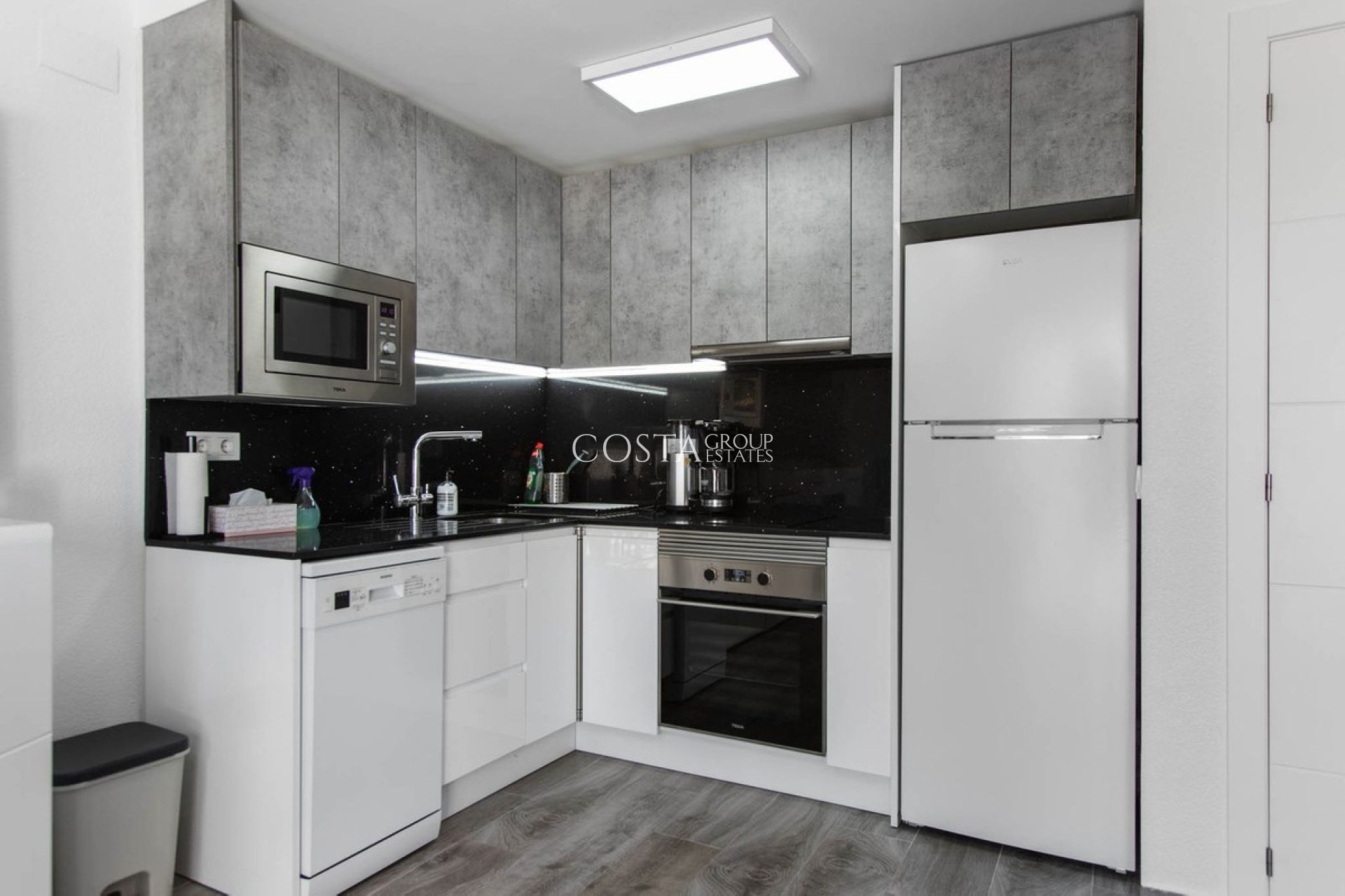 Odsprzedaż - Willa -
Torrevieja - Lago Jardin