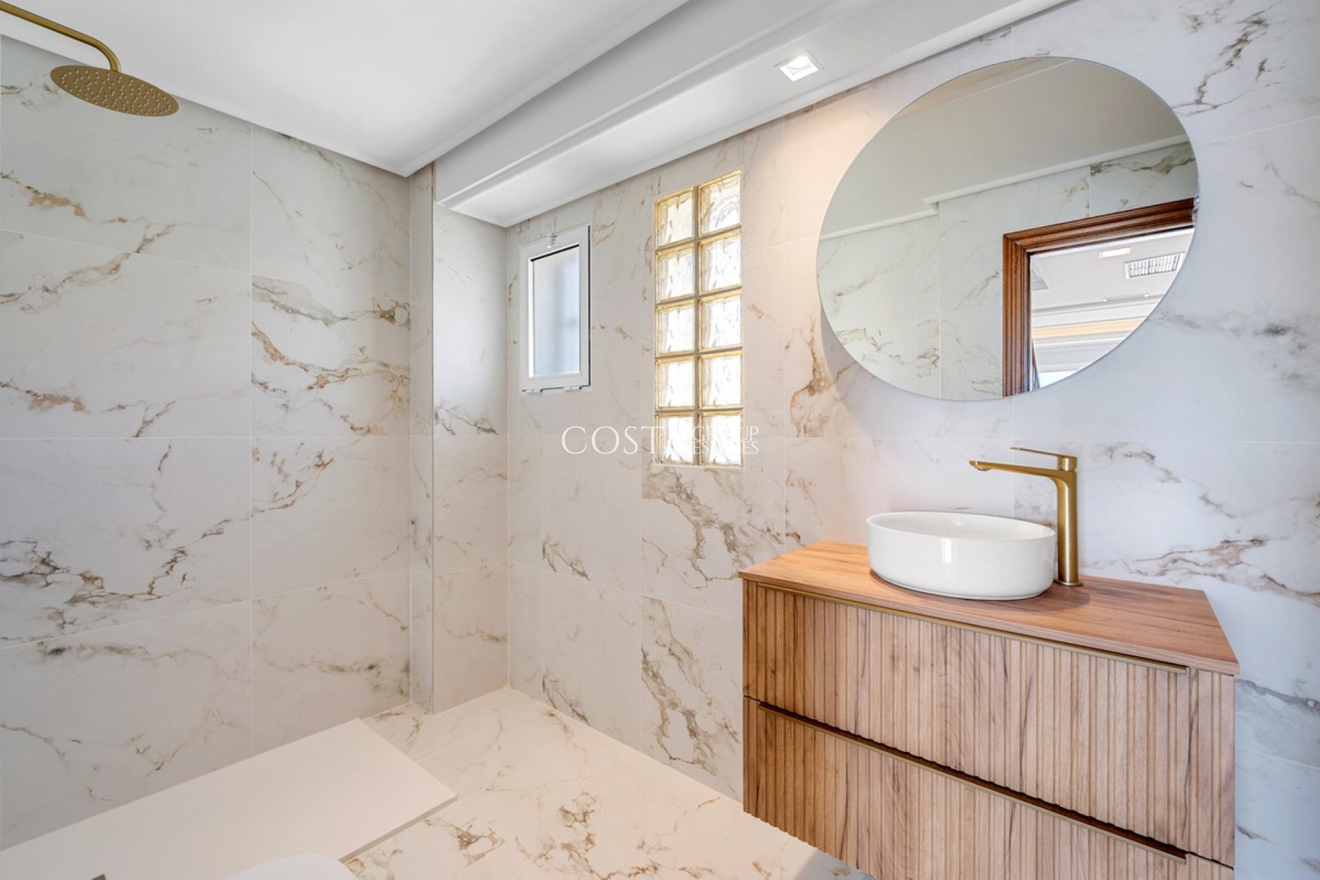 Odsprzedaż - Willa -
Torrevieja - Torrevieja Centro