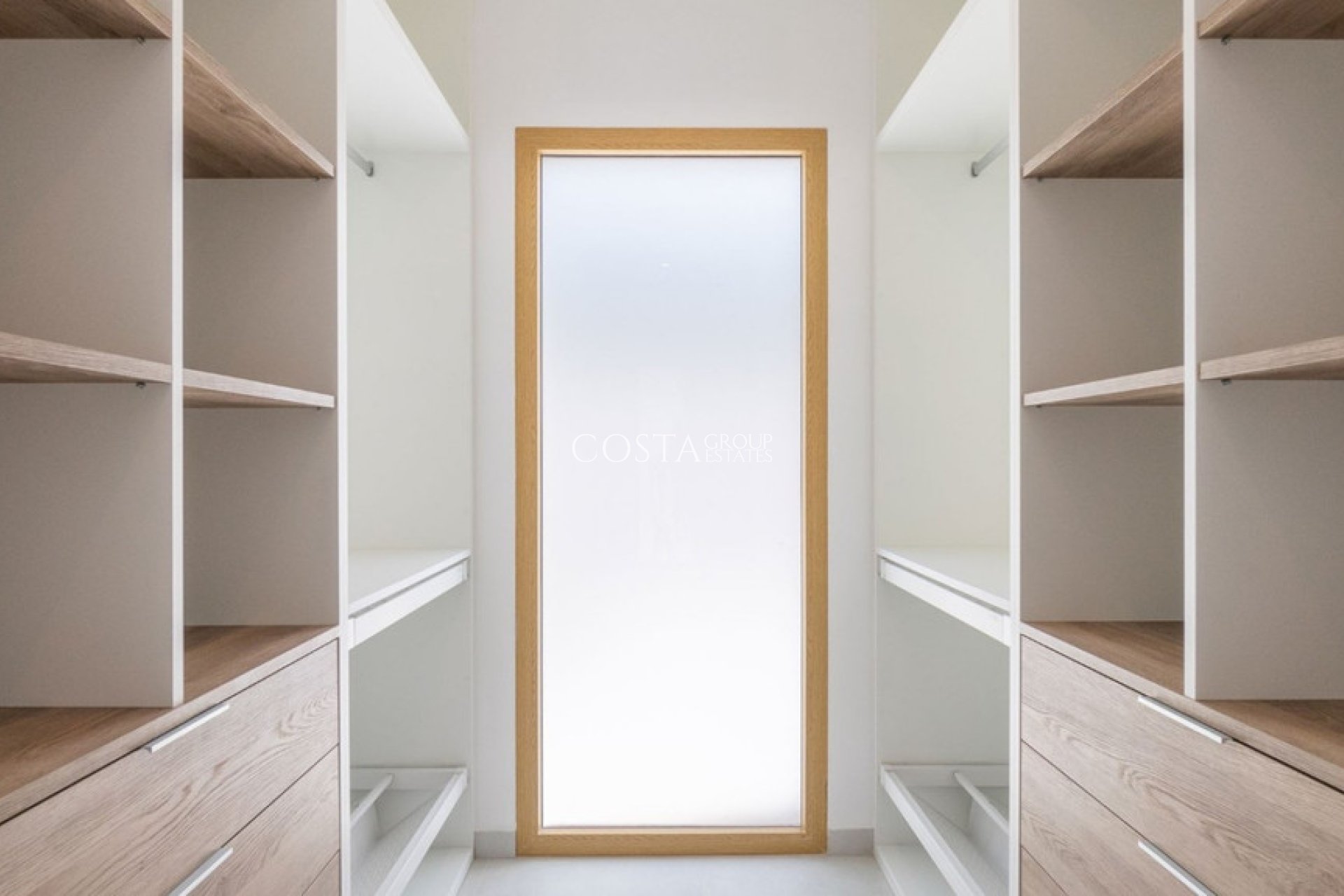 Odsprzedaż - Willa -
Torrevieja - Torrevieja Centro