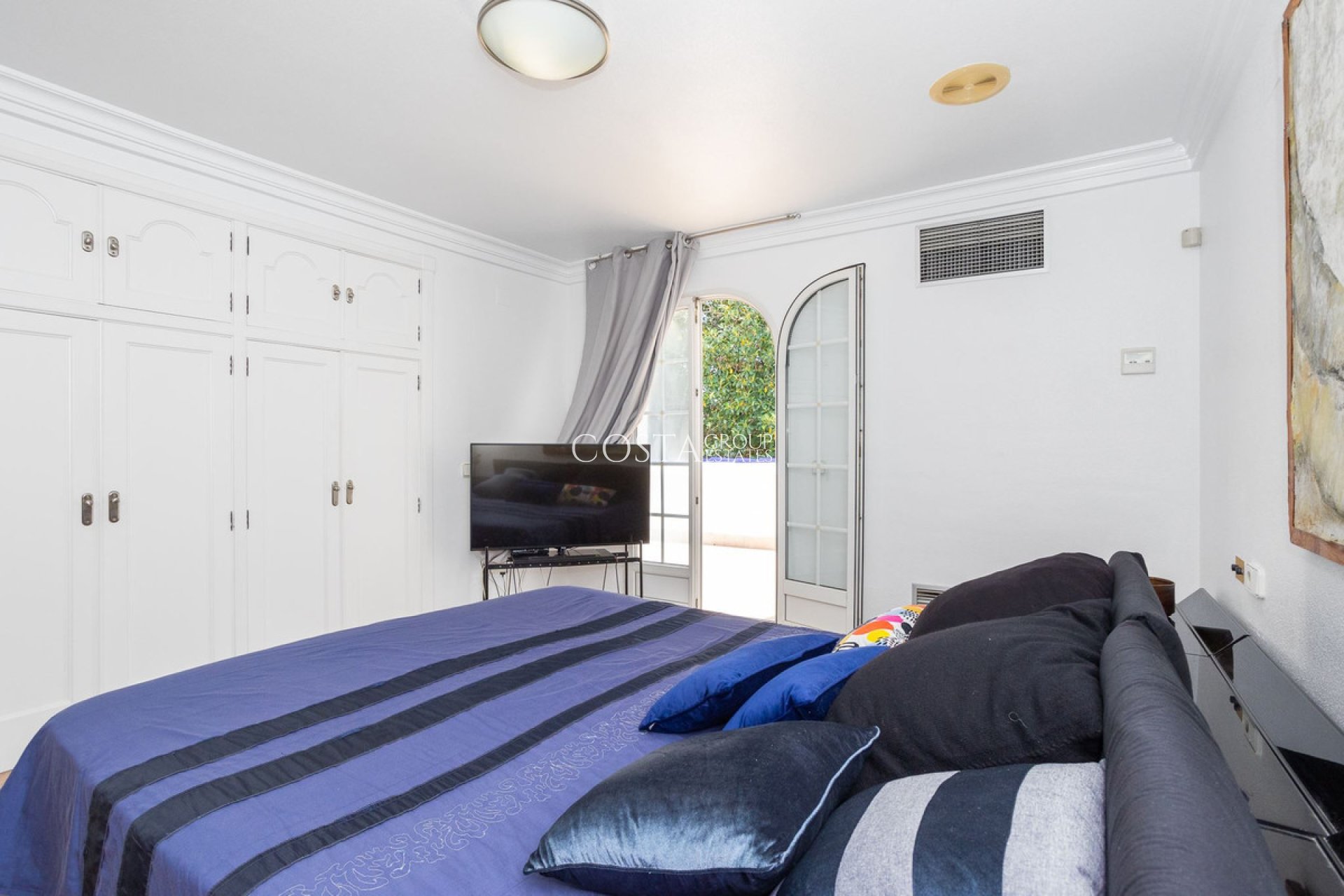 Odsprzedaż - Willa -
Torrevieja