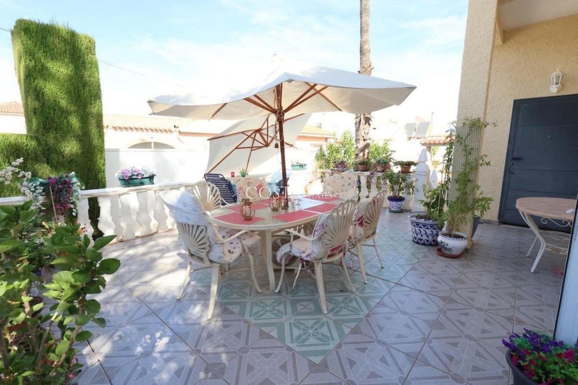 Odsprzedaż - Willa -
Torrevieja