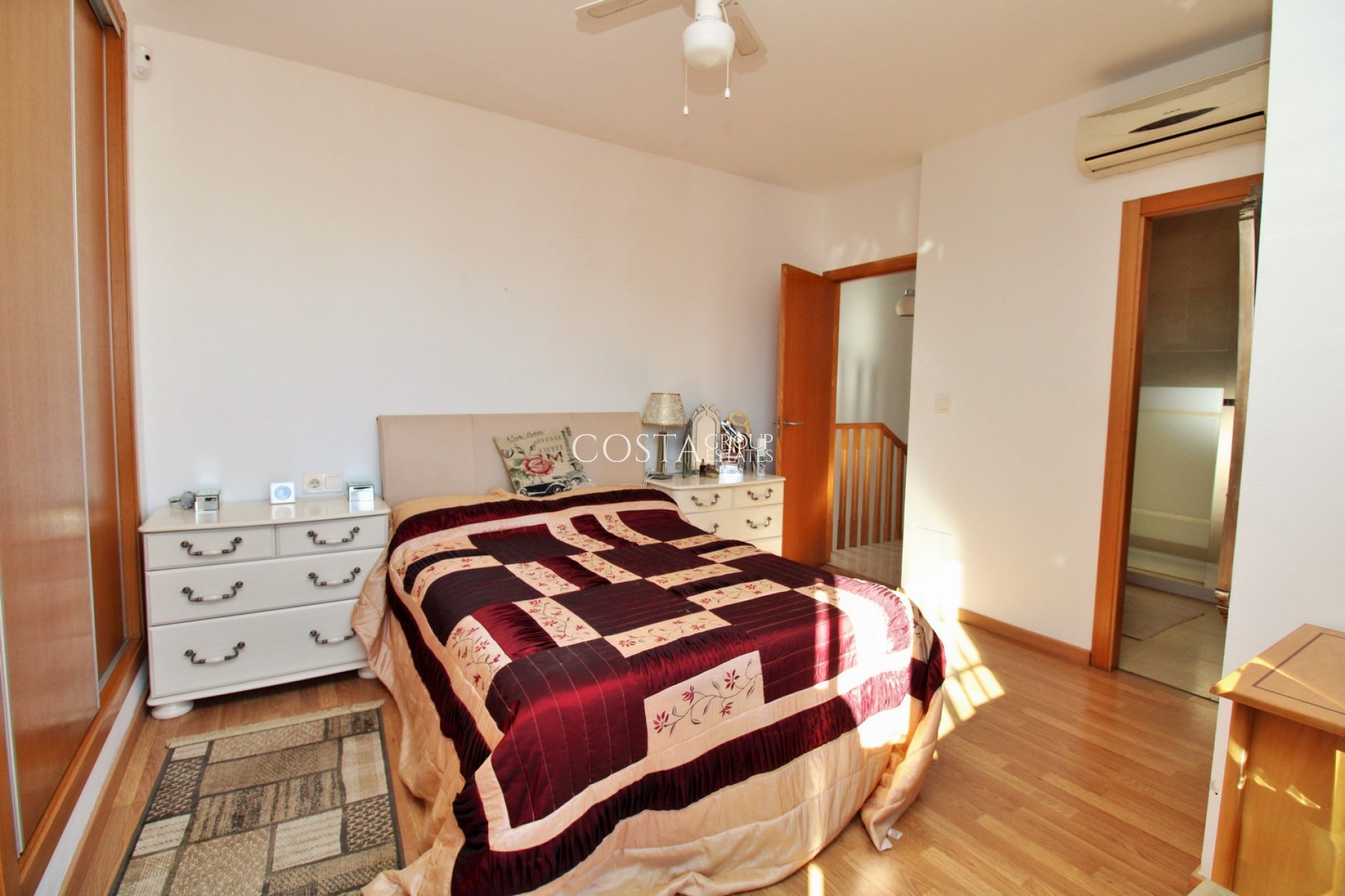 Odsprzedaż - Willa -
Villamartín - PAU 8