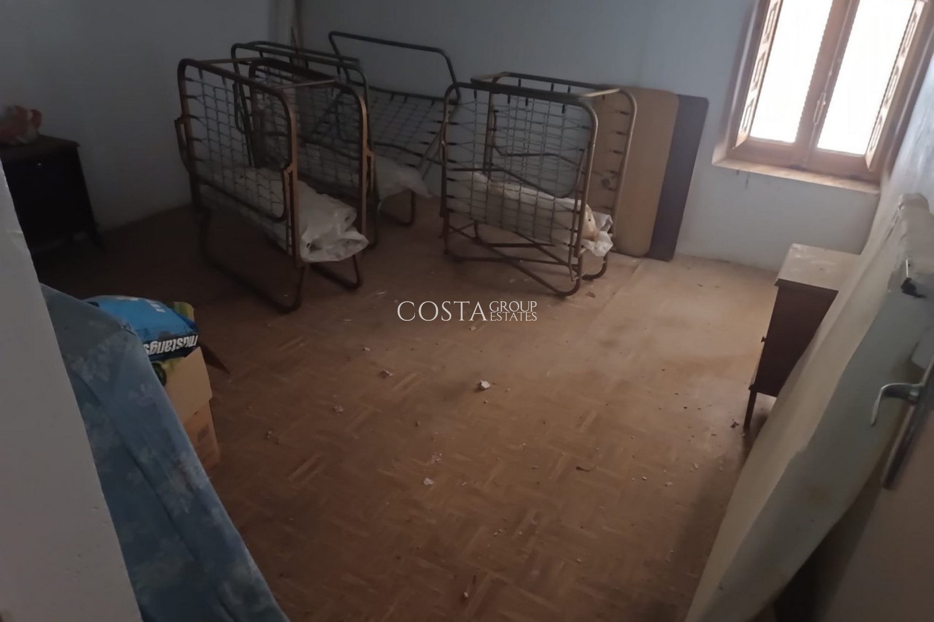 Odsprzedaż - Willa -
Yecla - Yecla Centro