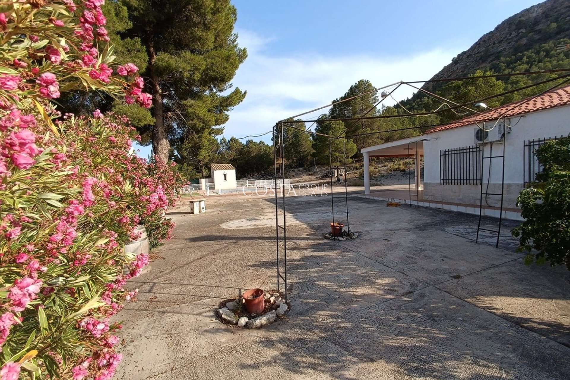 Odsprzedaż - Willa -
Yecla - Yecla Centro