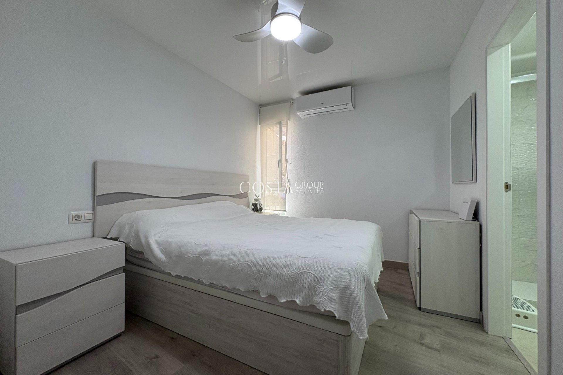 Resale - Apartment -
Torrevieja - Centro