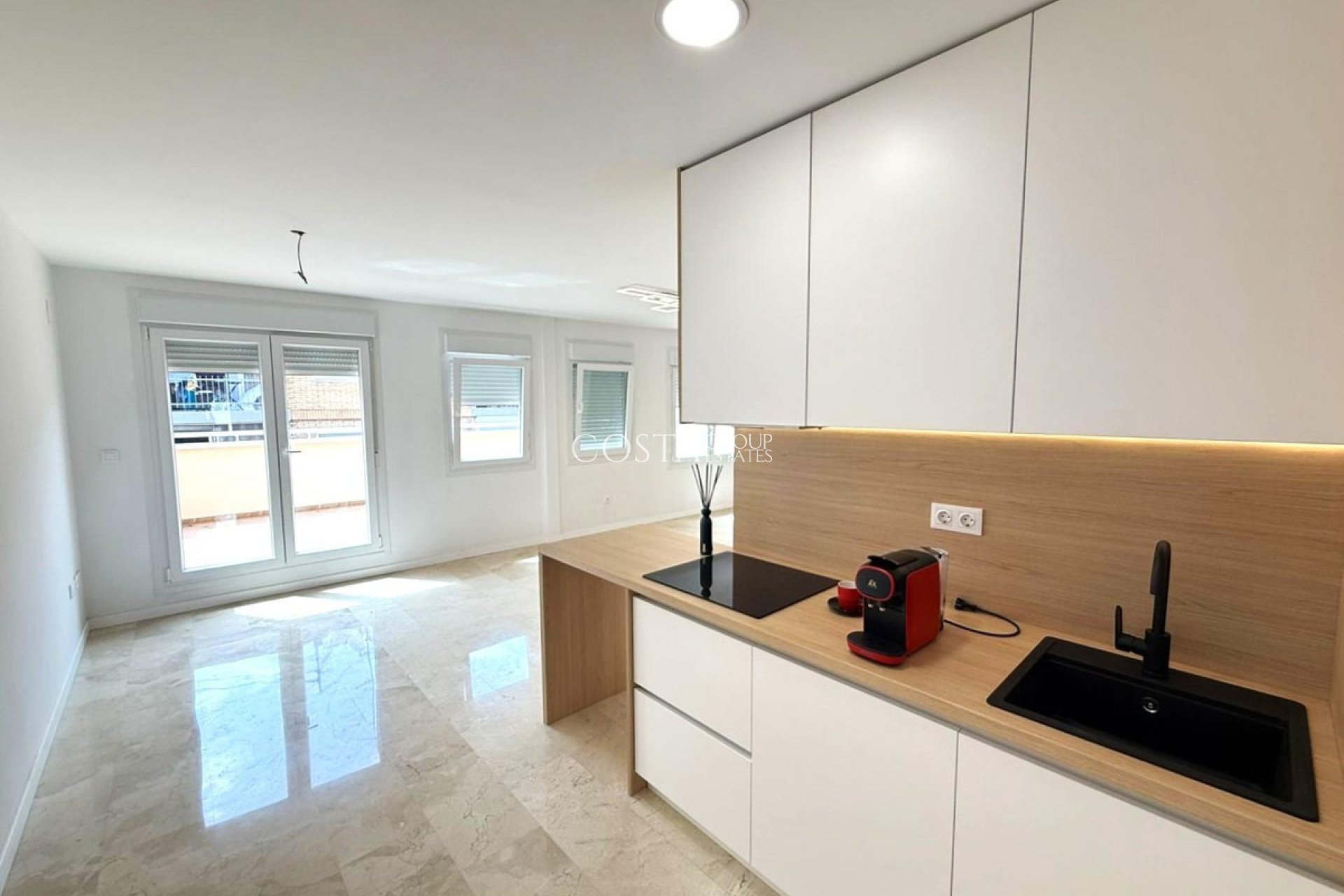 Resale - Apartments -
Alicante - Alicante Centro