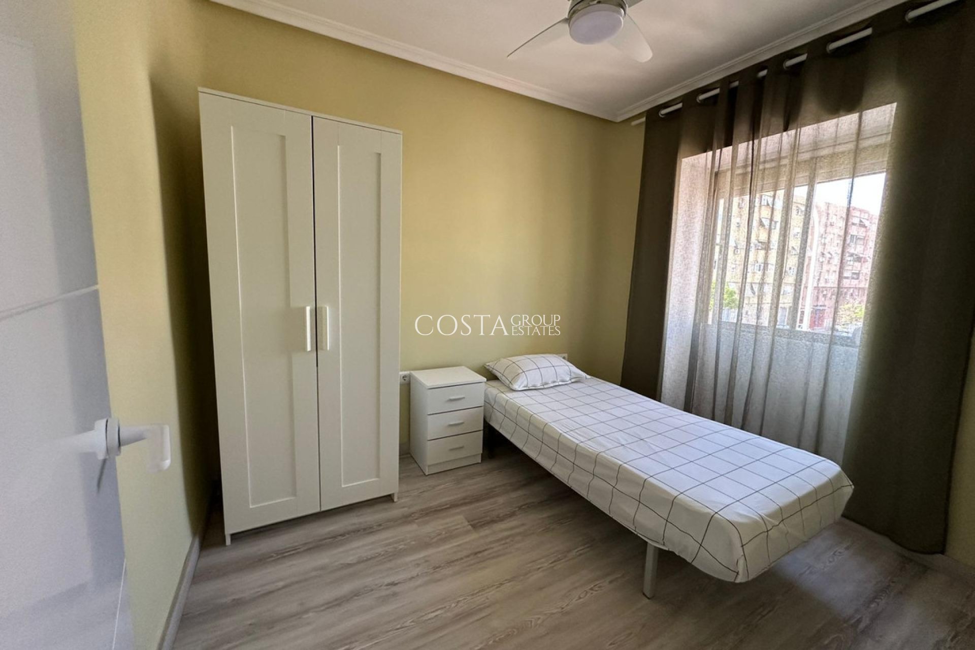 Resale - Apartments -
Alicante - Alicante Centro