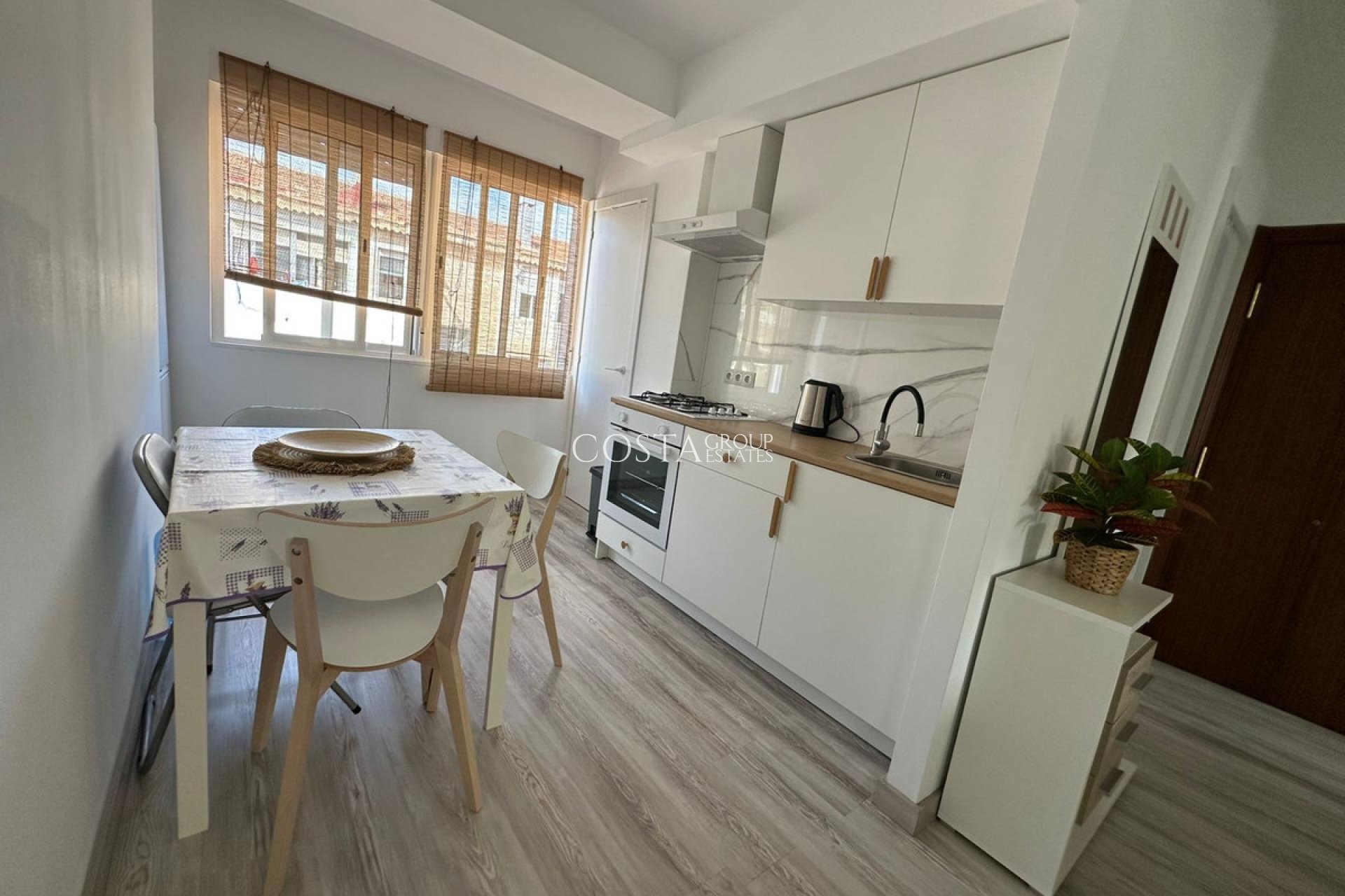 Resale - Apartments -
Alicante - Alicante Centro