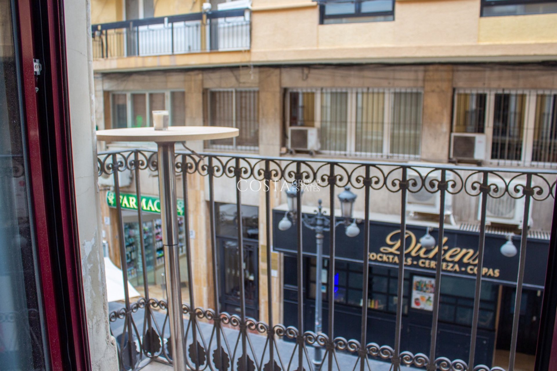 Resale - Apartments -
Alicante - Alicante Centro