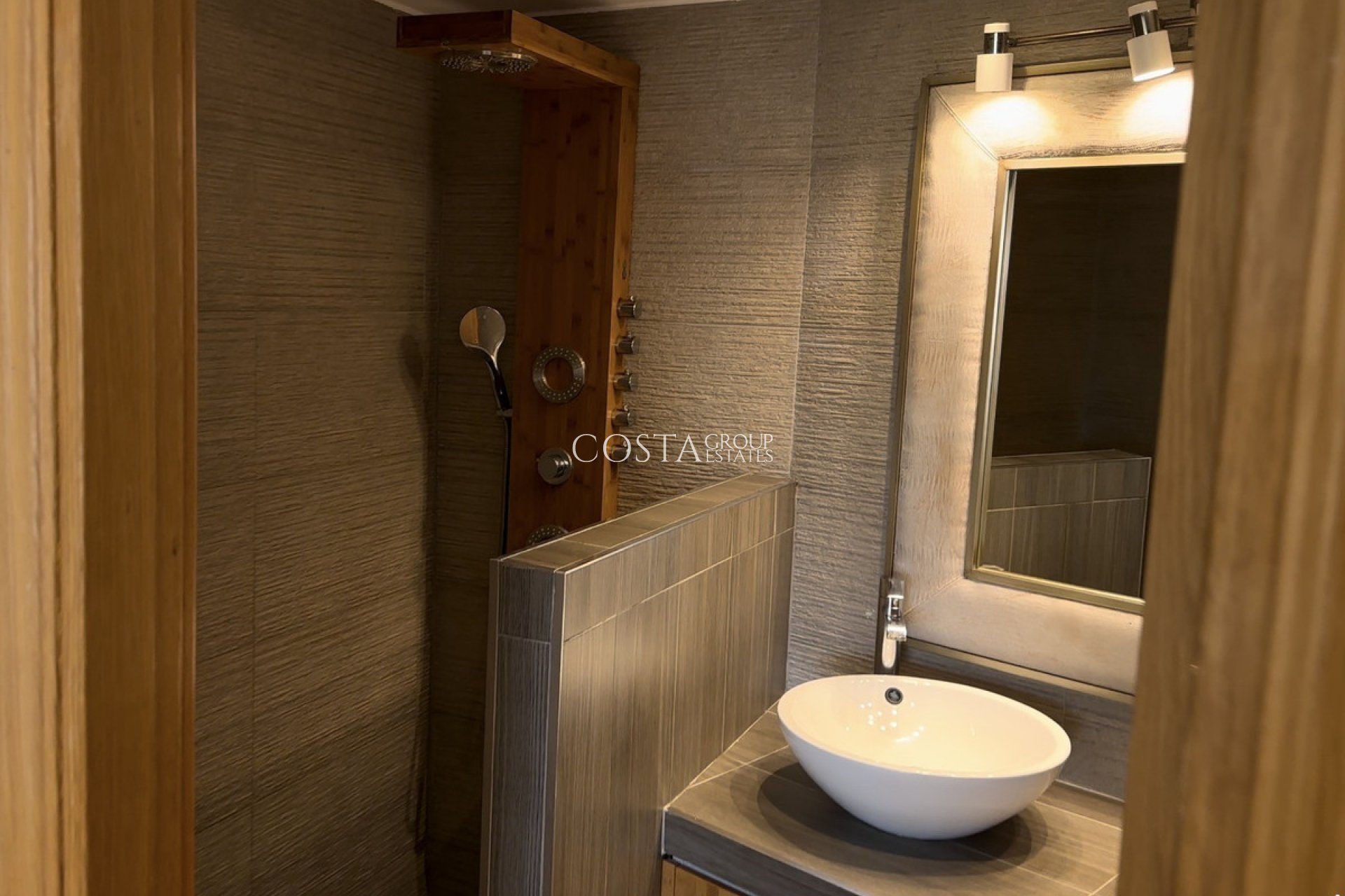 Resale - Apartments -
Alicante - Alicante Centro