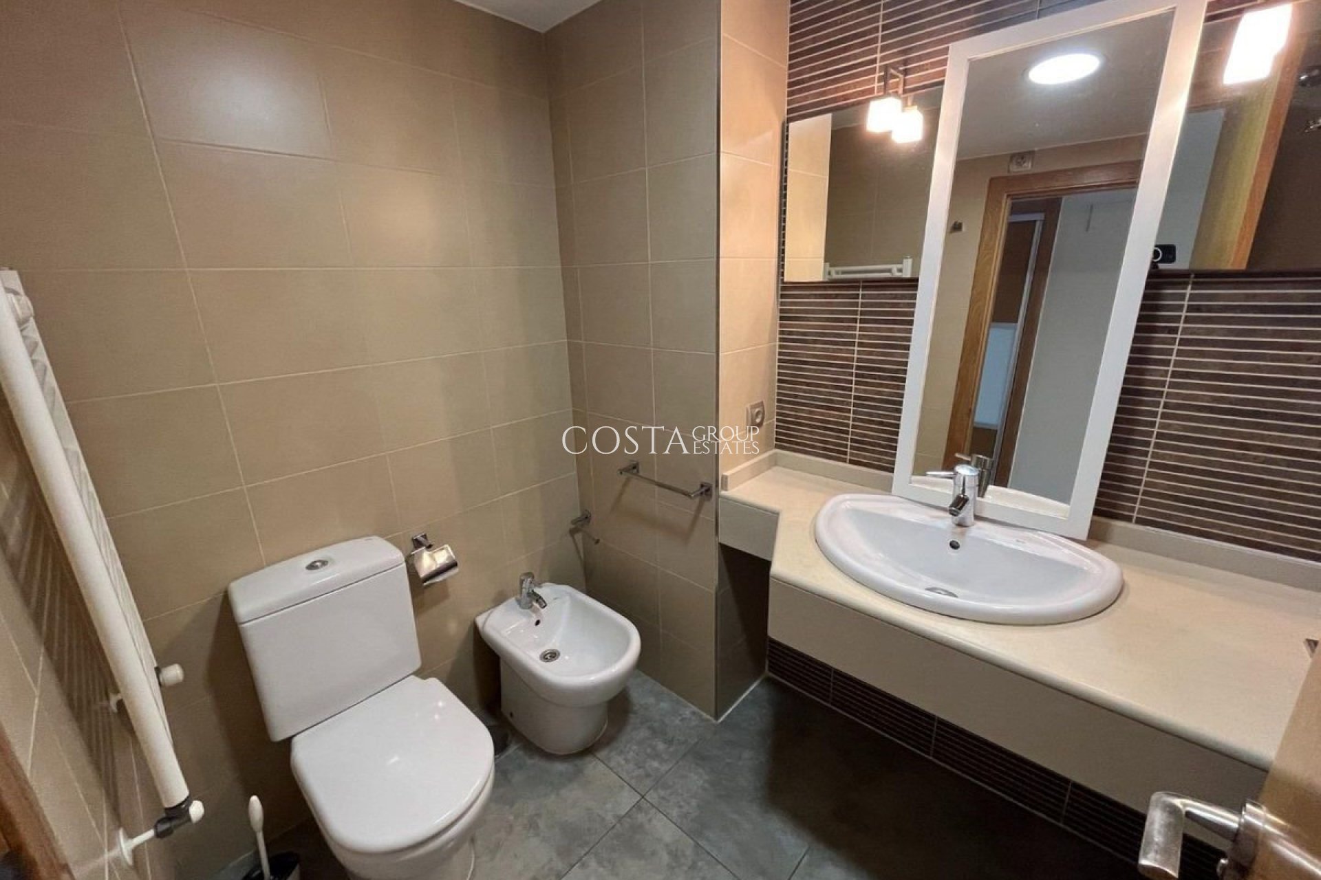 Resale - Apartments -
Alicante - Alicante Centro