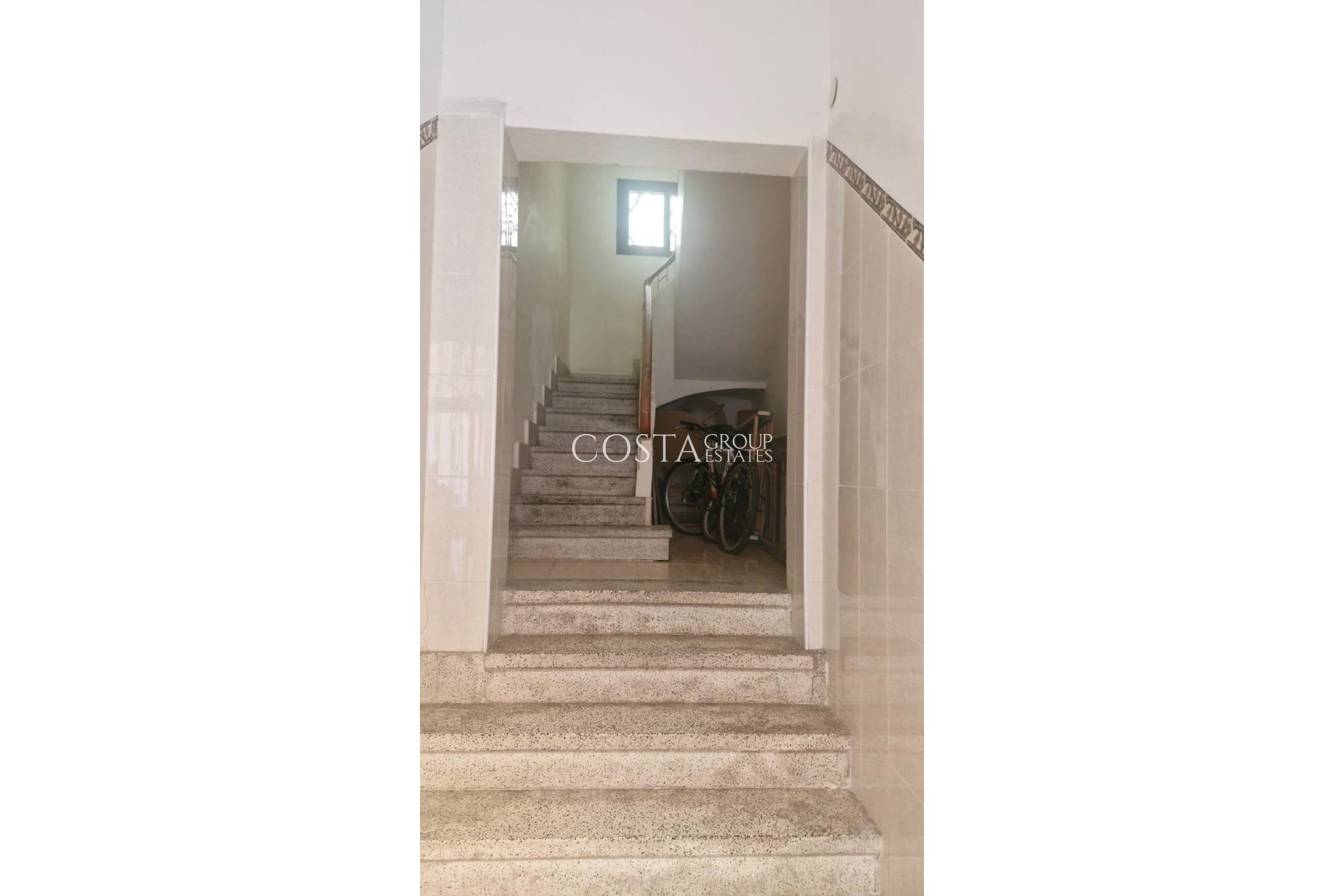 Resale - Apartments -
Alicante - Alicante Centro