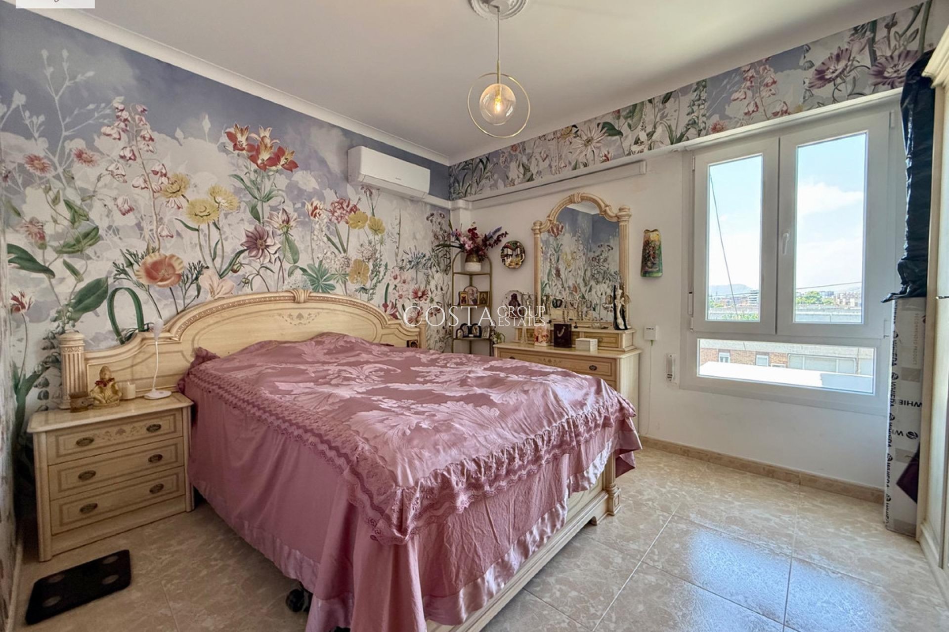 Resale - Apartments -
Alicante - Alicante Centro