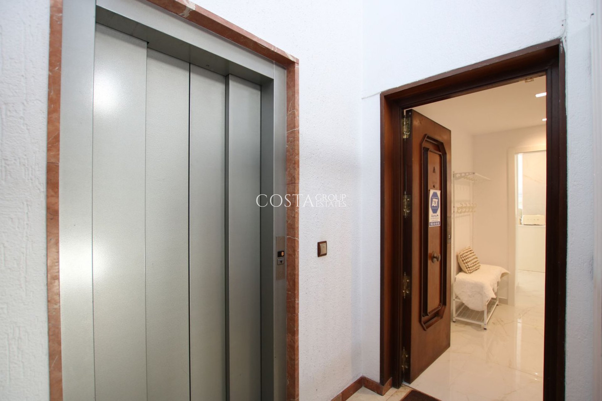 Resale - Apartments -
Alicante City - Alicante City Centro