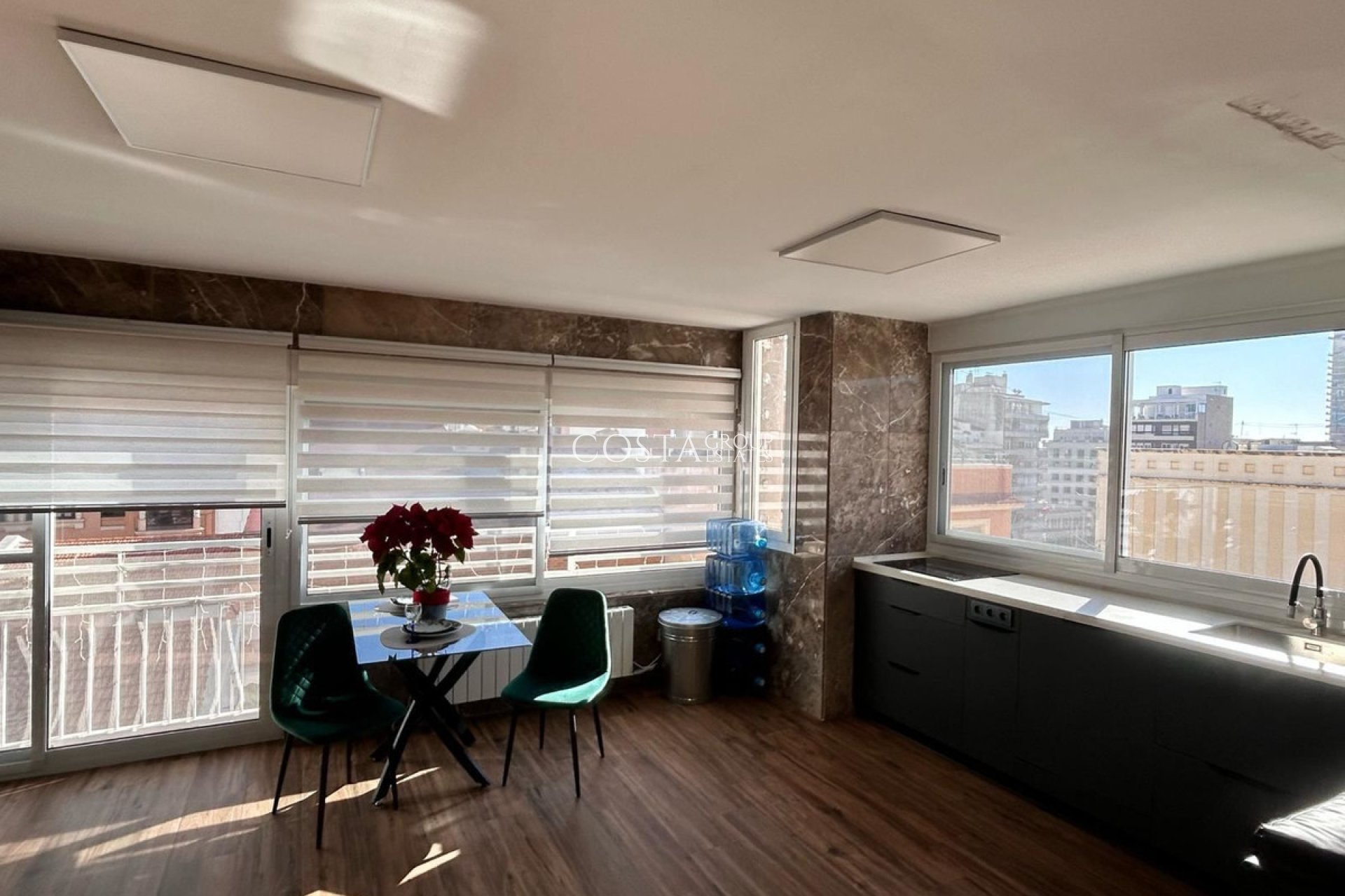 Resale - Apartments -
Alicante City - Alicante City Centro