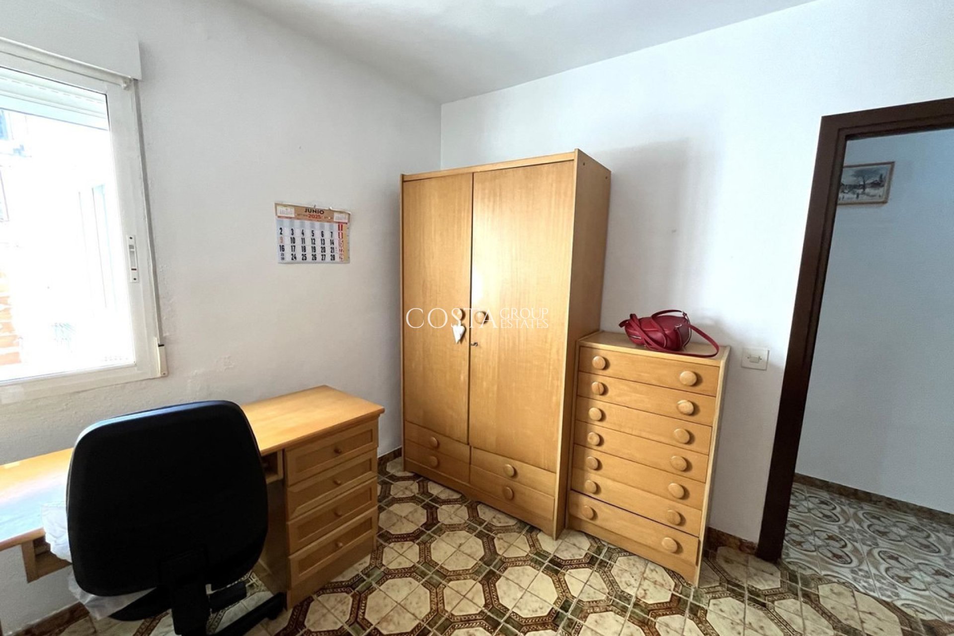 Resale - Apartments -
Alicante City - Alicante City Centro