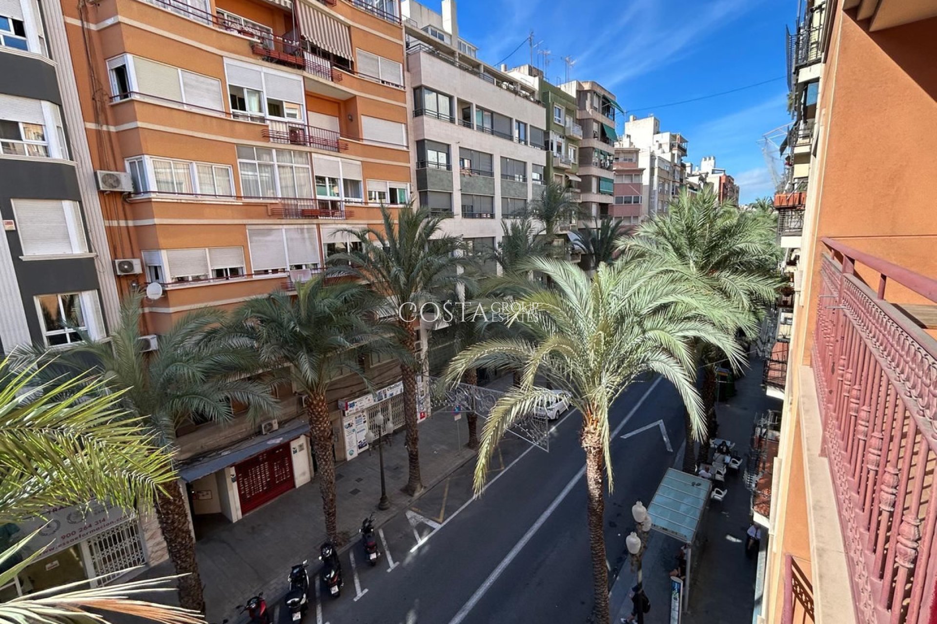 Resale - Apartments -
Alicante City - Alicante City Centro