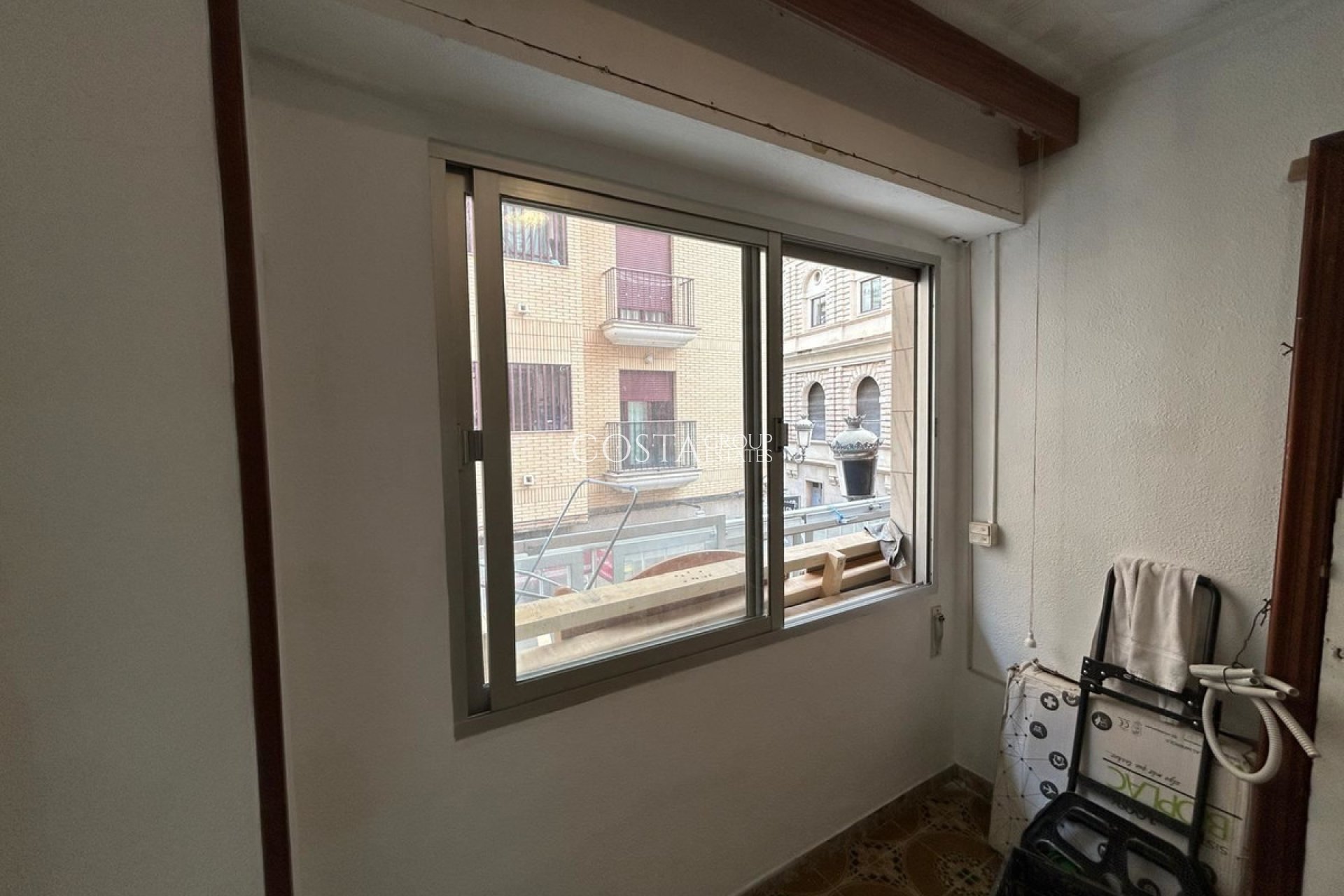 Resale - Apartments -
Alicante City - Alicante City Centro