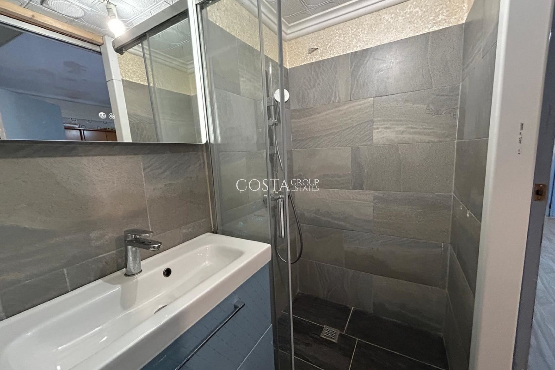 Resale - Apartments -
Alicante City - Alicante City Centro