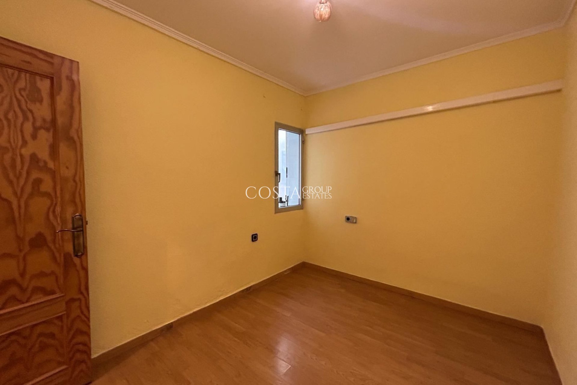 Resale - Apartments -
Alicante City - Alicante City Centro