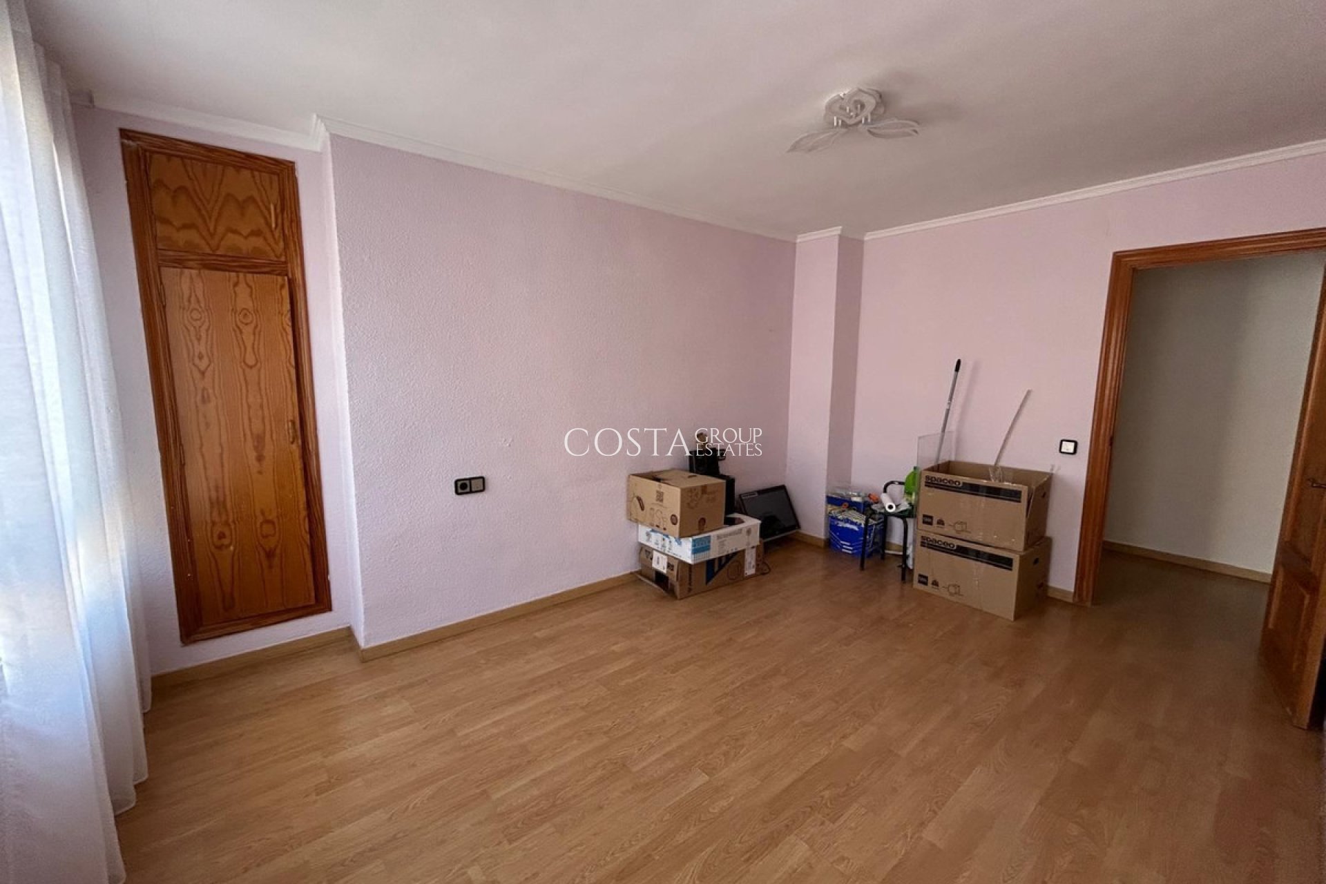 Resale - Apartments -
Alicante City - Alicante City Centro