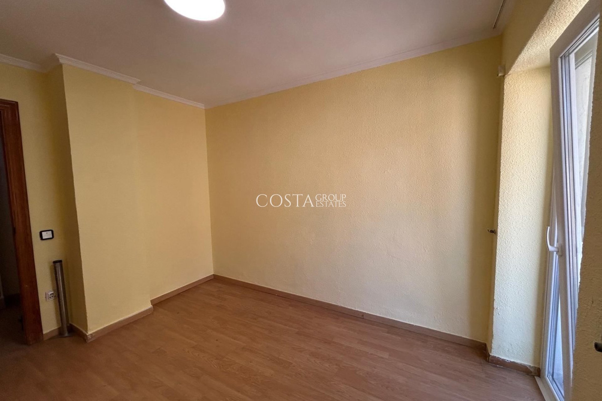 Resale - Apartments -
Alicante City - Alicante City Centro