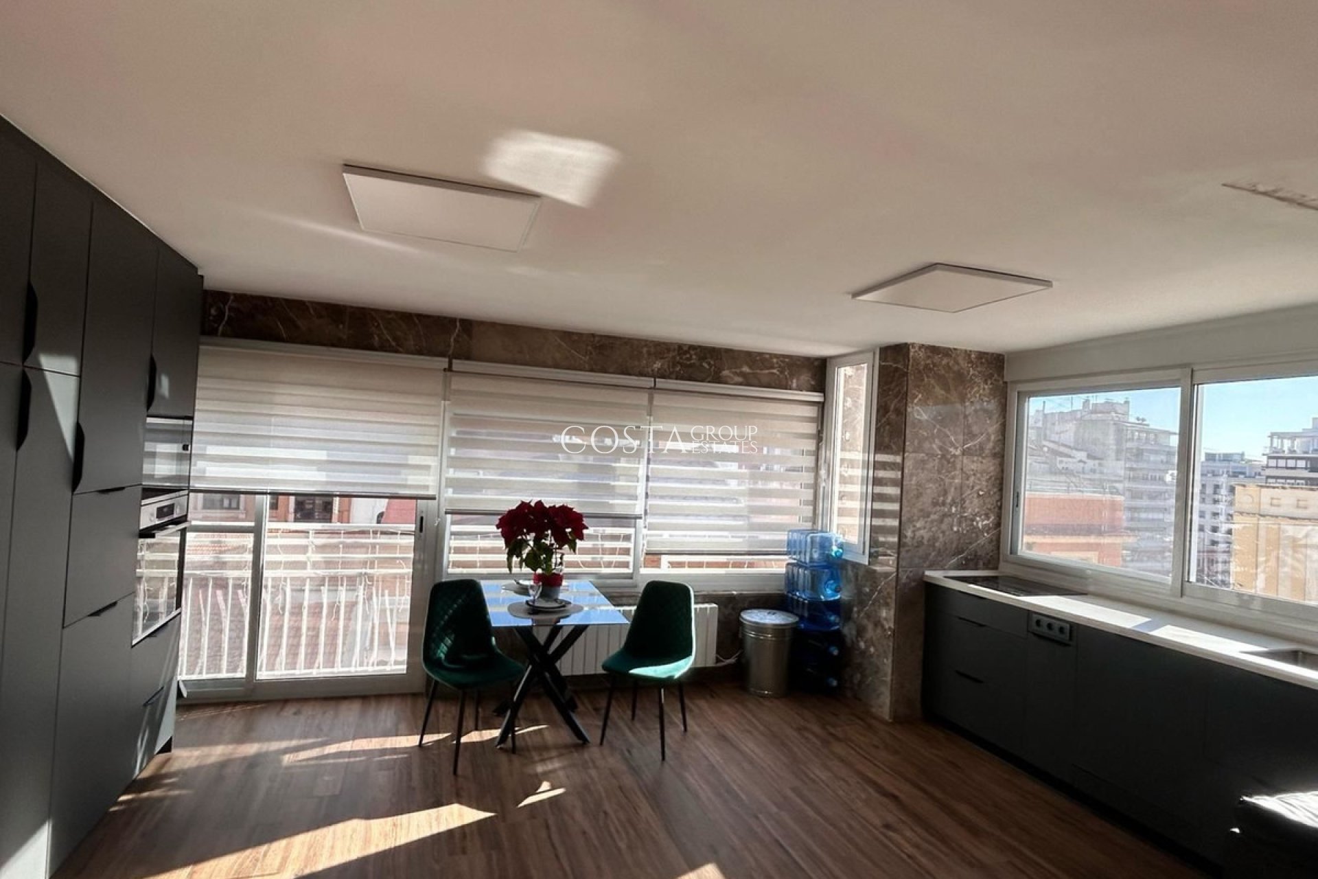 Resale - Apartments -
Alicante City - Alicante City Centro