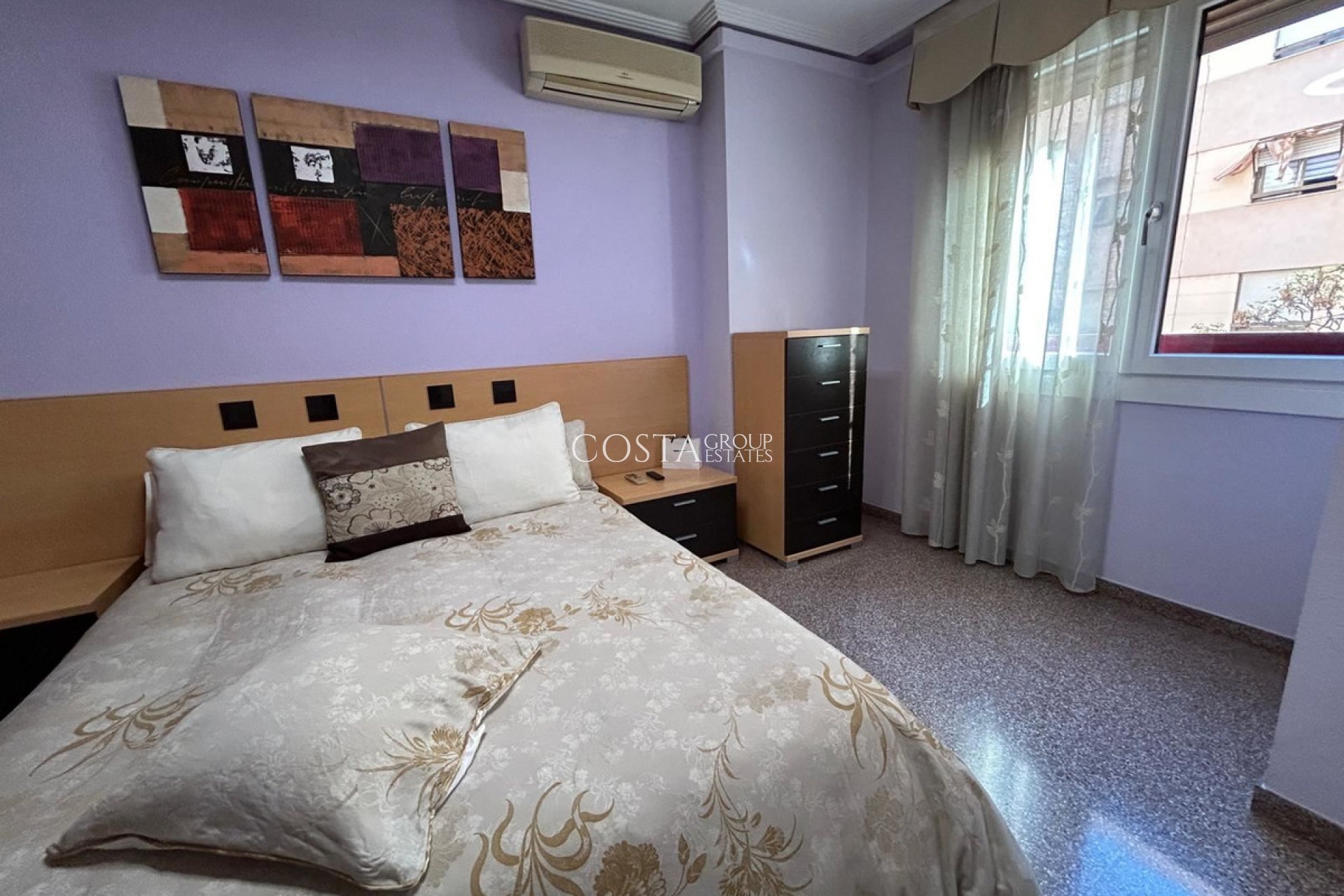 Resale - Apartments -
Alicante City - Alicante City Centro