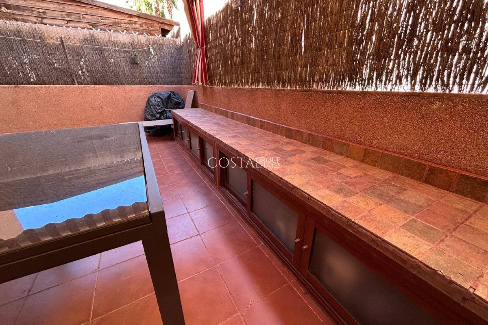 Resale - Apartments -
Alicante City - Alicante City Centro