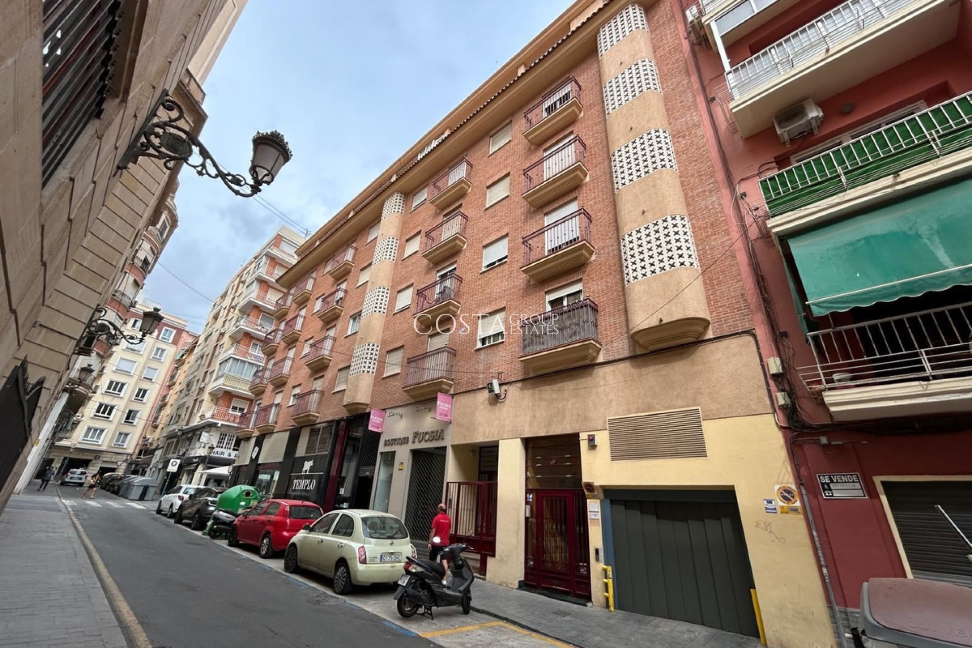 Resale - Apartments -
Alicante City - Alicante City Centro