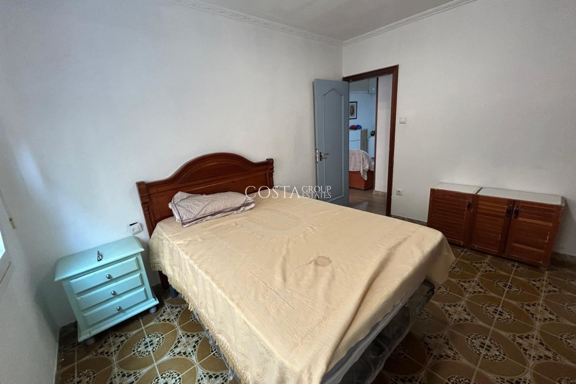 Resale - Apartments -
Alicante City - Alicante City Centro