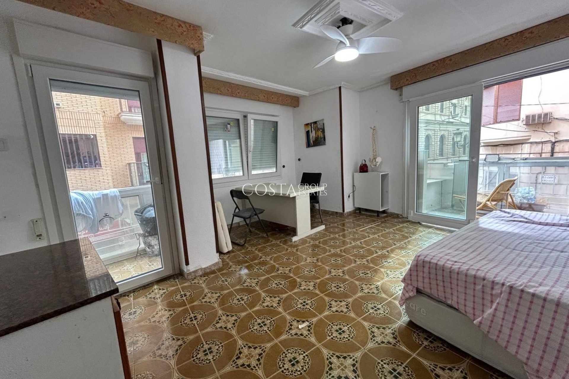 Resale - Apartments -
Alicante City - Alicante City Centro