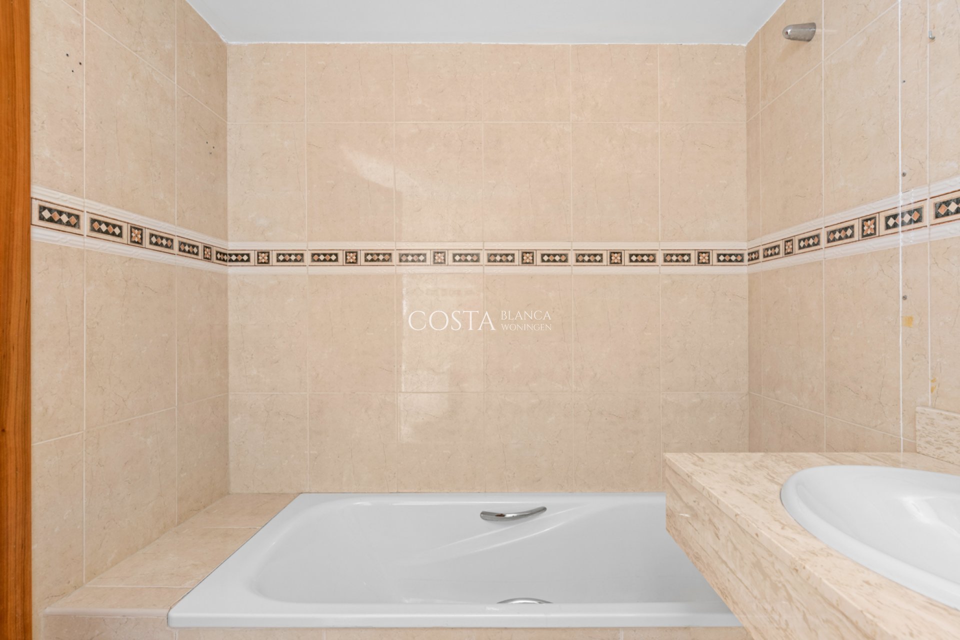 Resale - Apartments -
Altea