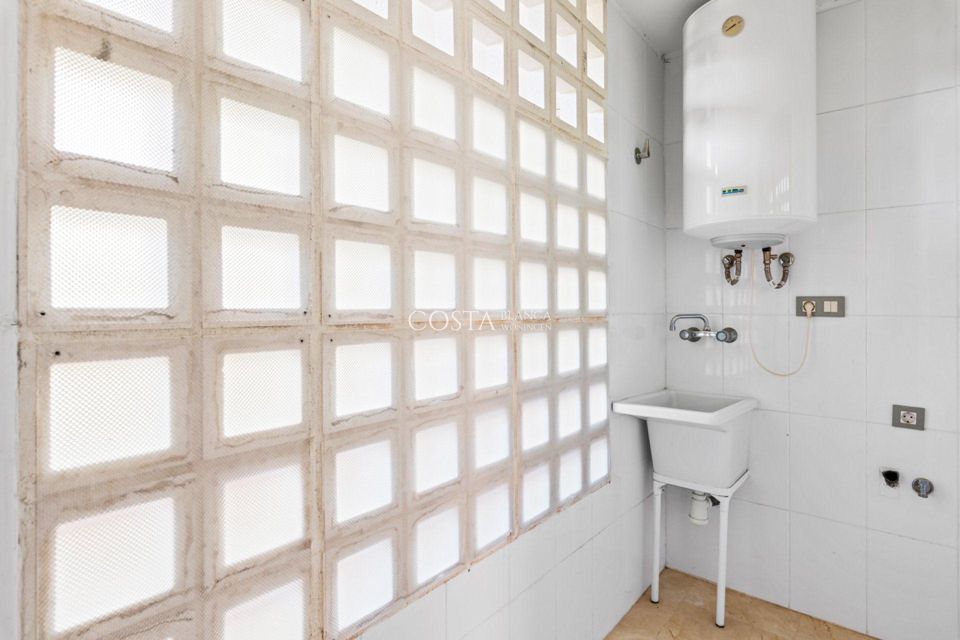 Resale - Apartments -
Altea