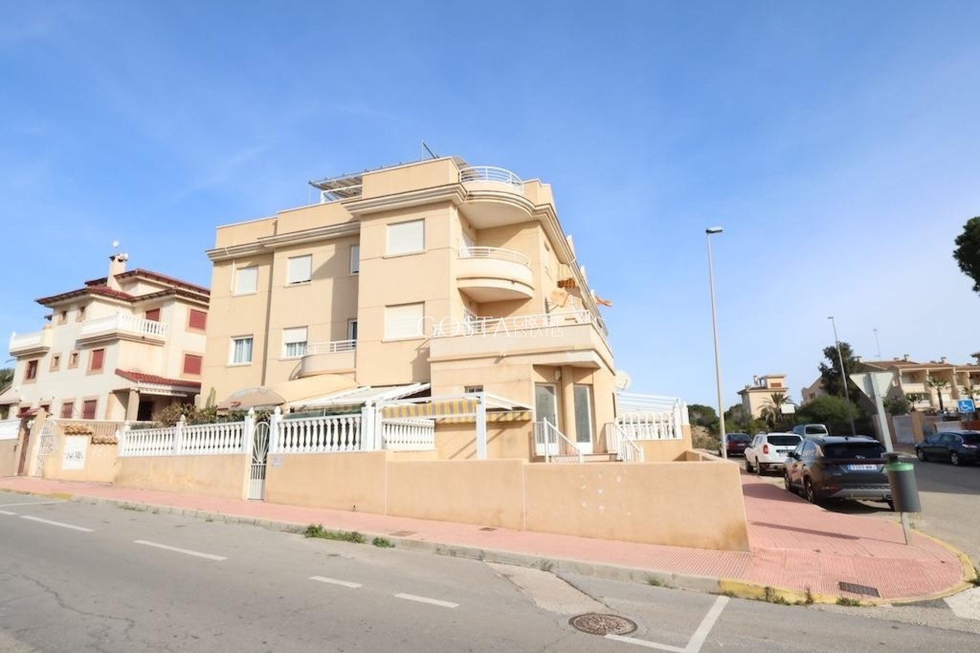 Resale - Apartments -
Guardamar del Segura - El Moncayo