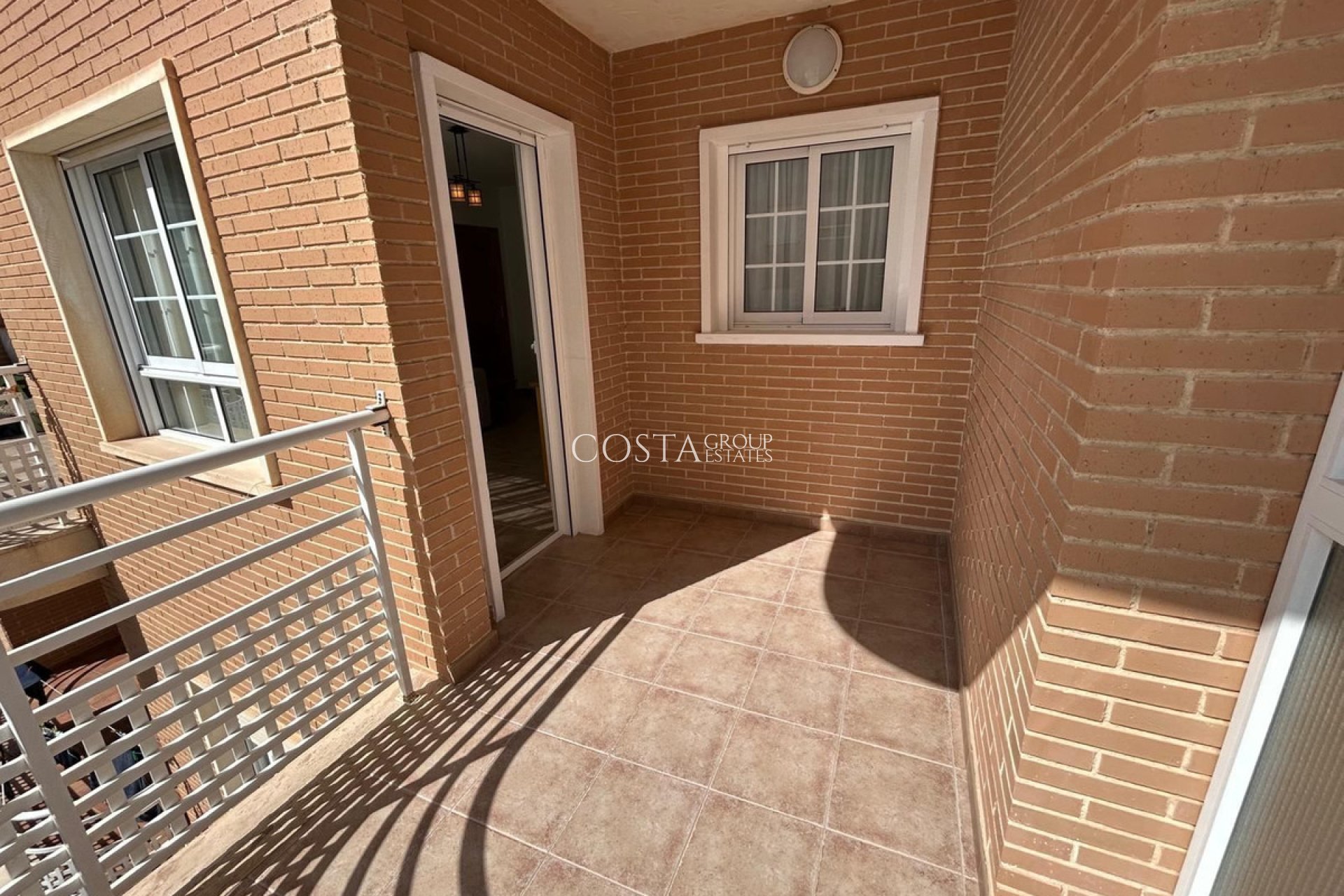 Resale - Apartments -
Guardamar del Segura - El Moncayo