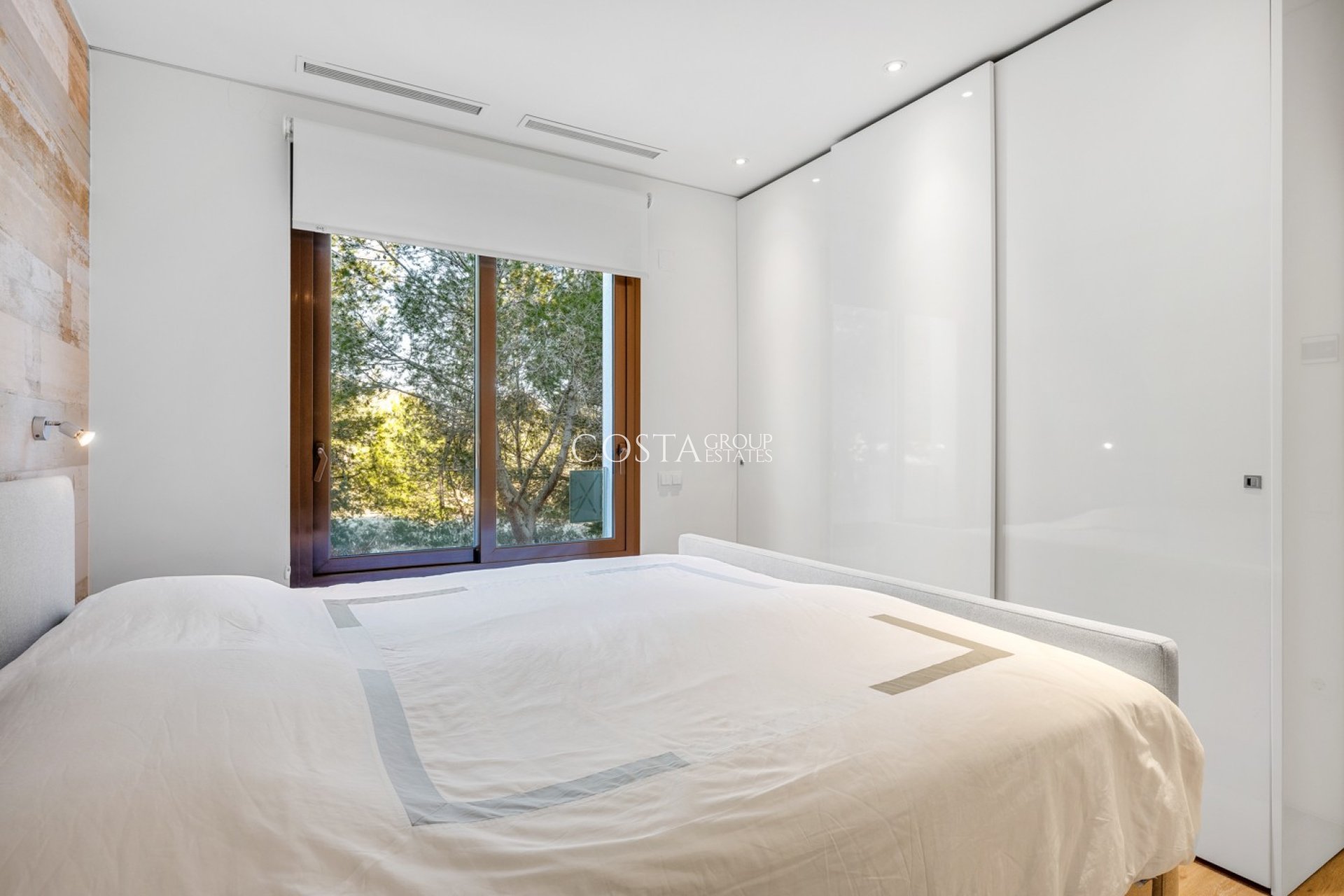 Resale - Apartments -
Las Colinas Golf