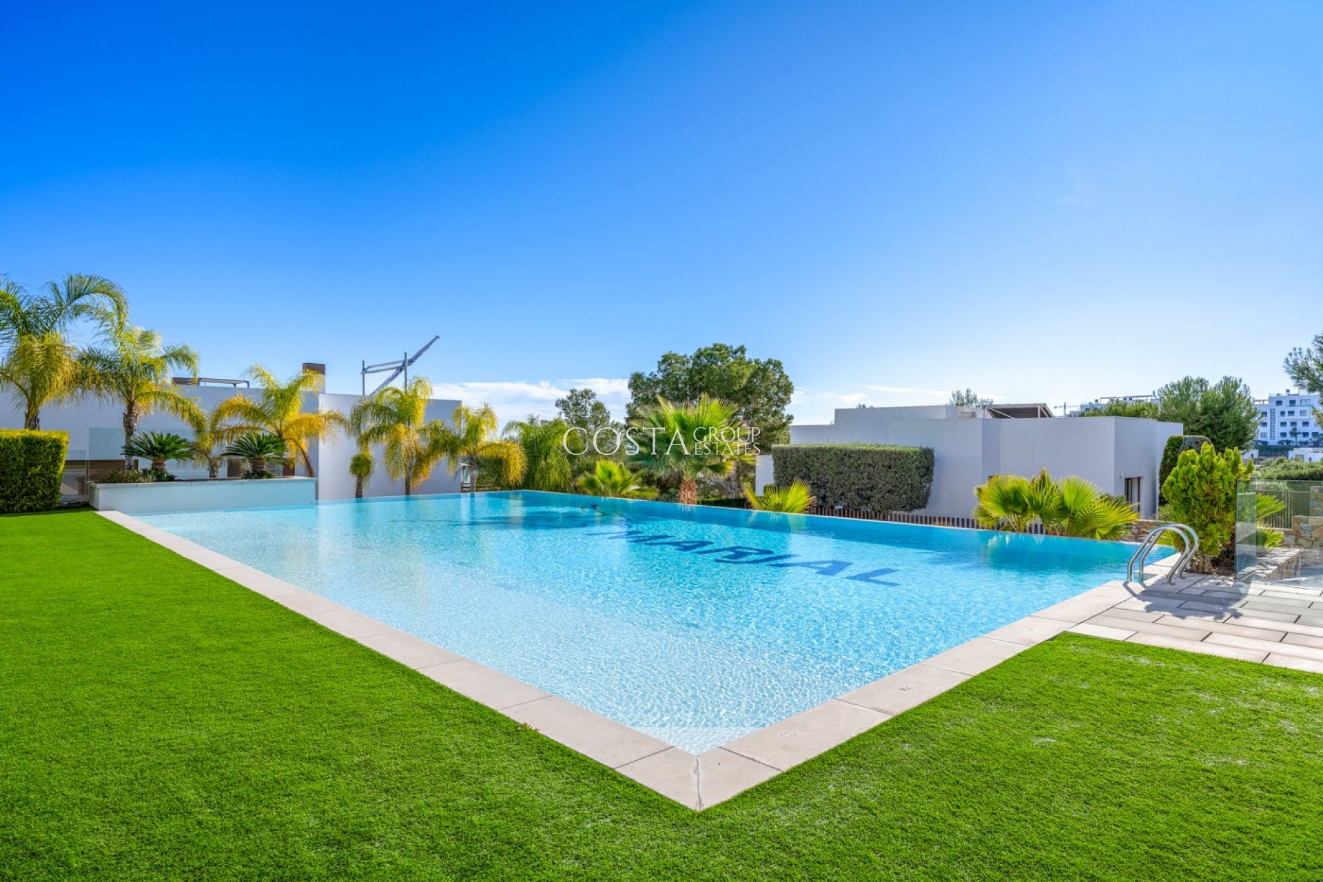 Resale - Apartments -
Las Colinas Golf